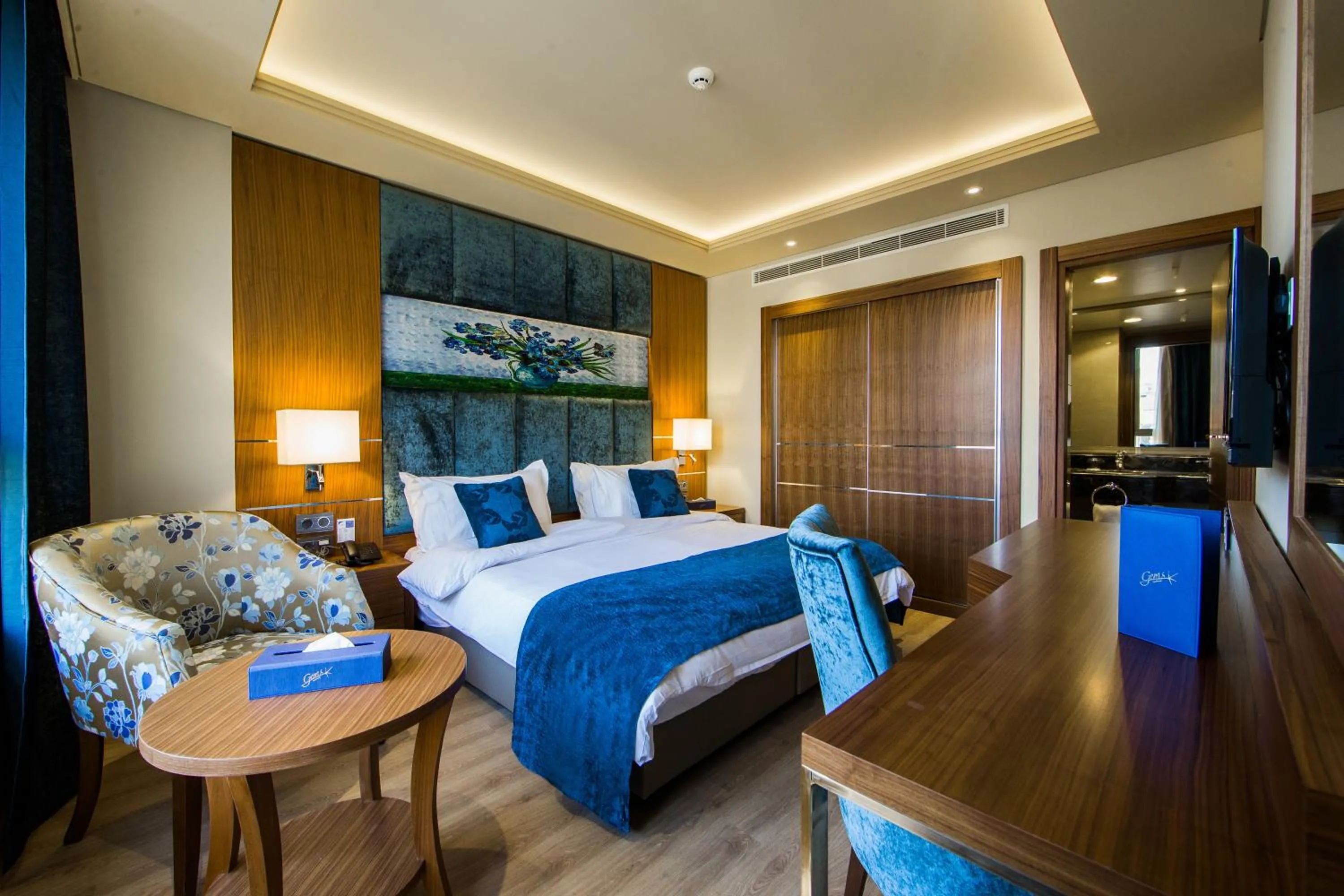 Bird's eye view, Bed in Gems Hotel