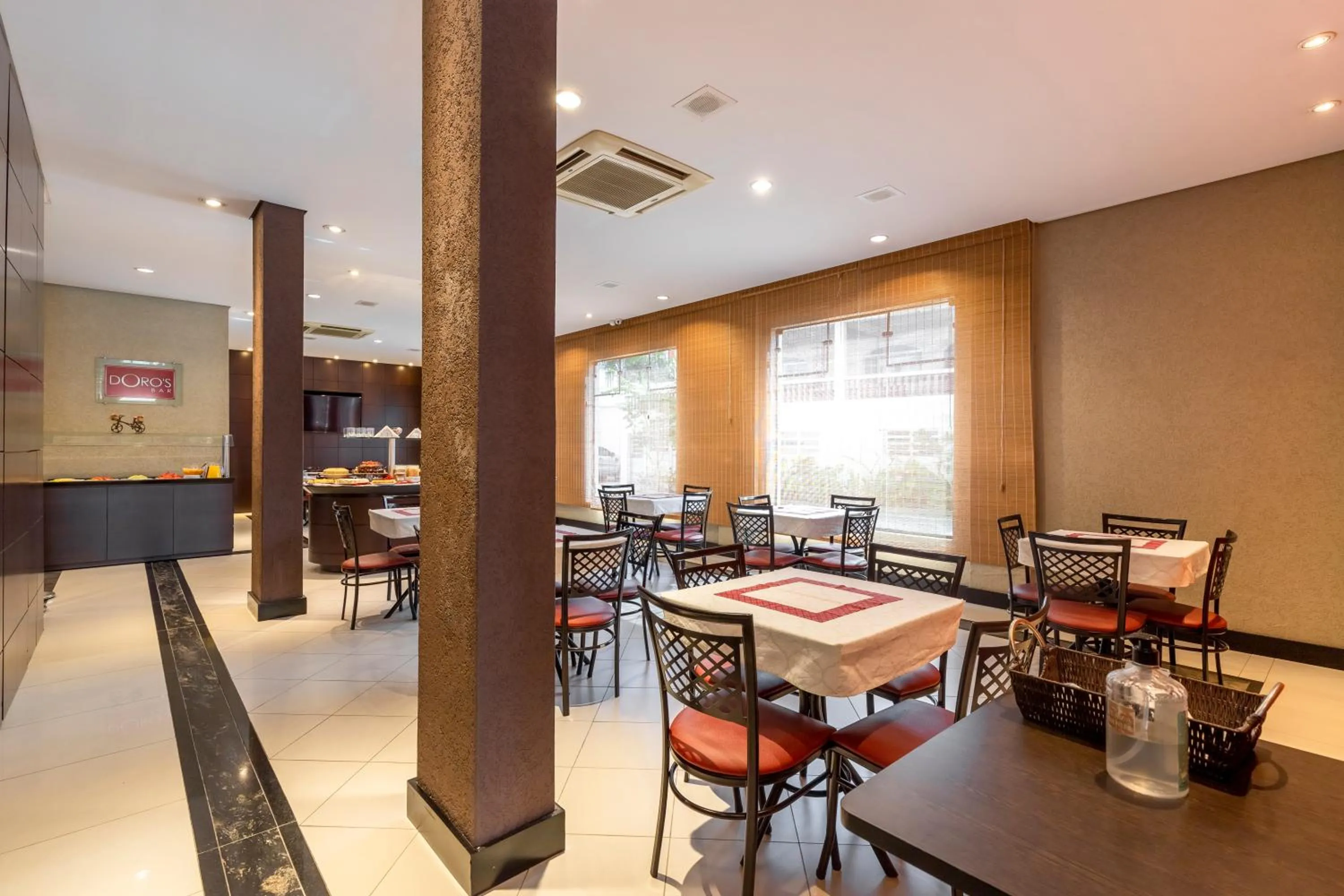 Restaurant/places to eat in Hotel Plaza Norte