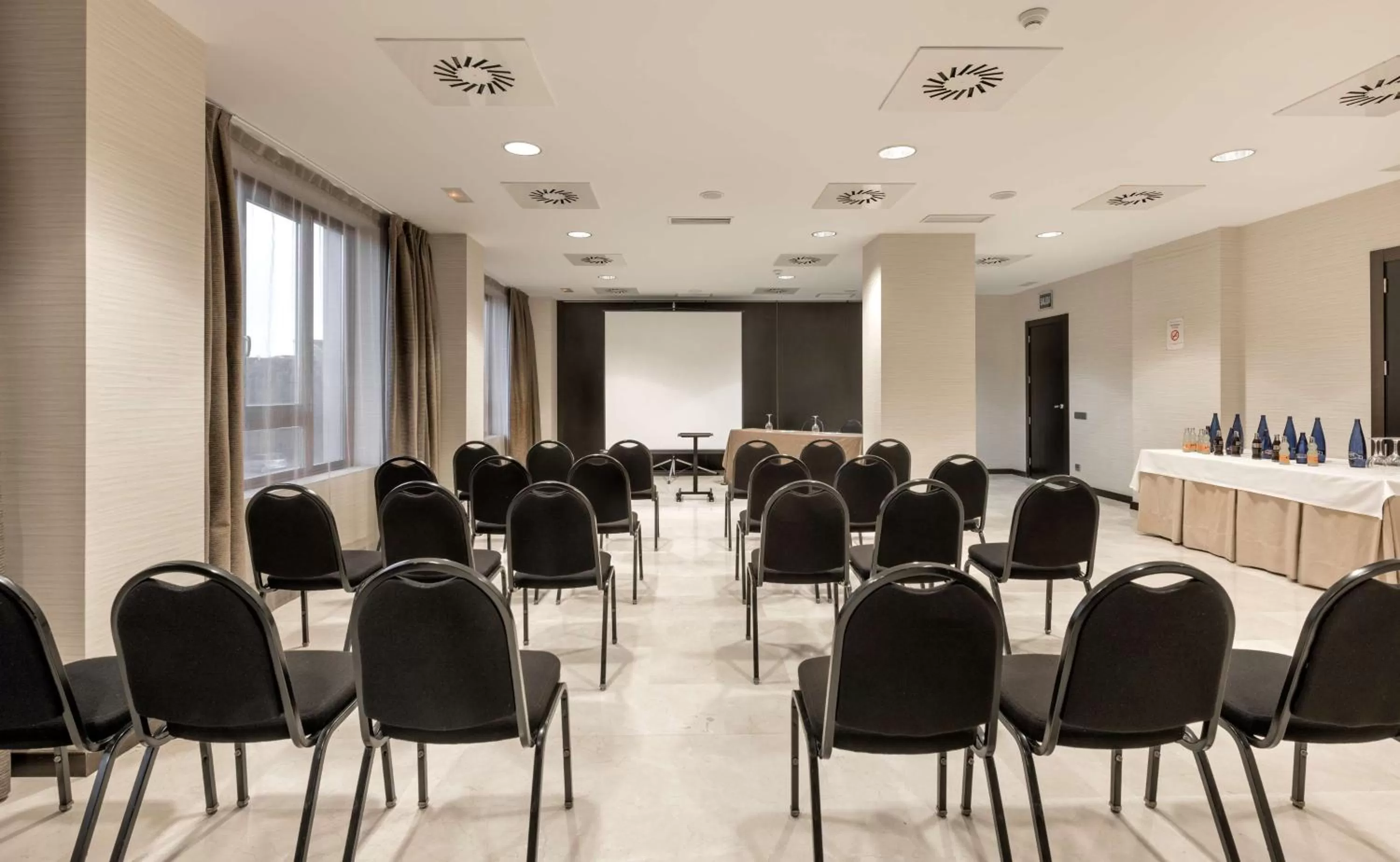 Meeting/conference room in NH Valladolid Bálago
