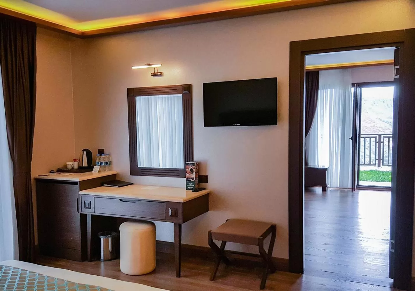 TV and multimedia in Sera Lake Resort Hotel Spa & Aparts