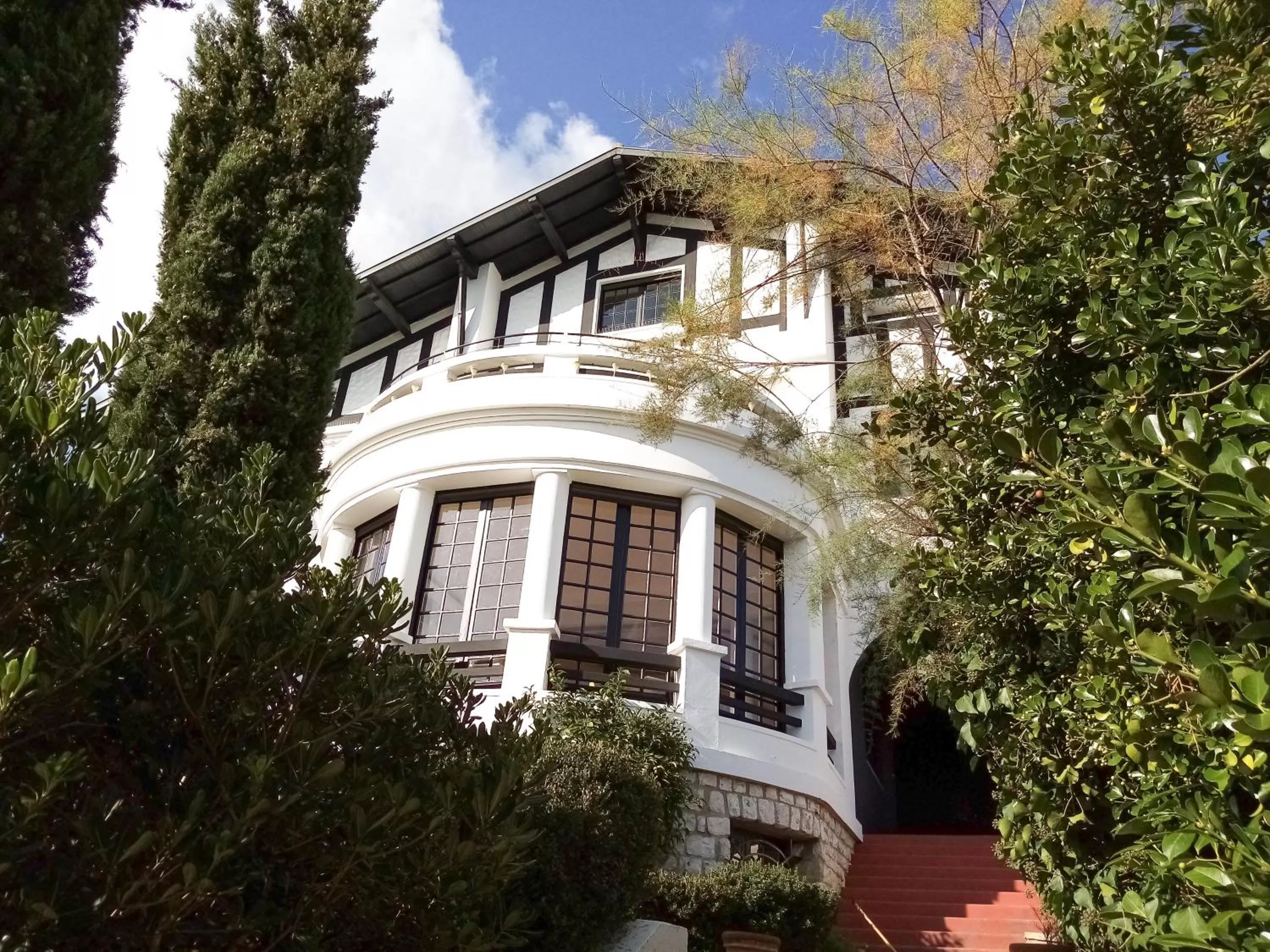 Property building in Quand la ville dort