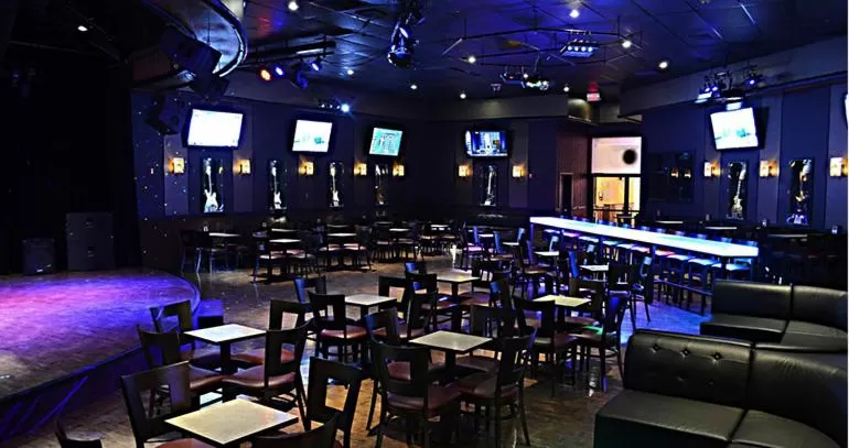 Nightclub / DJ in Cliff Castle Casino Hotel