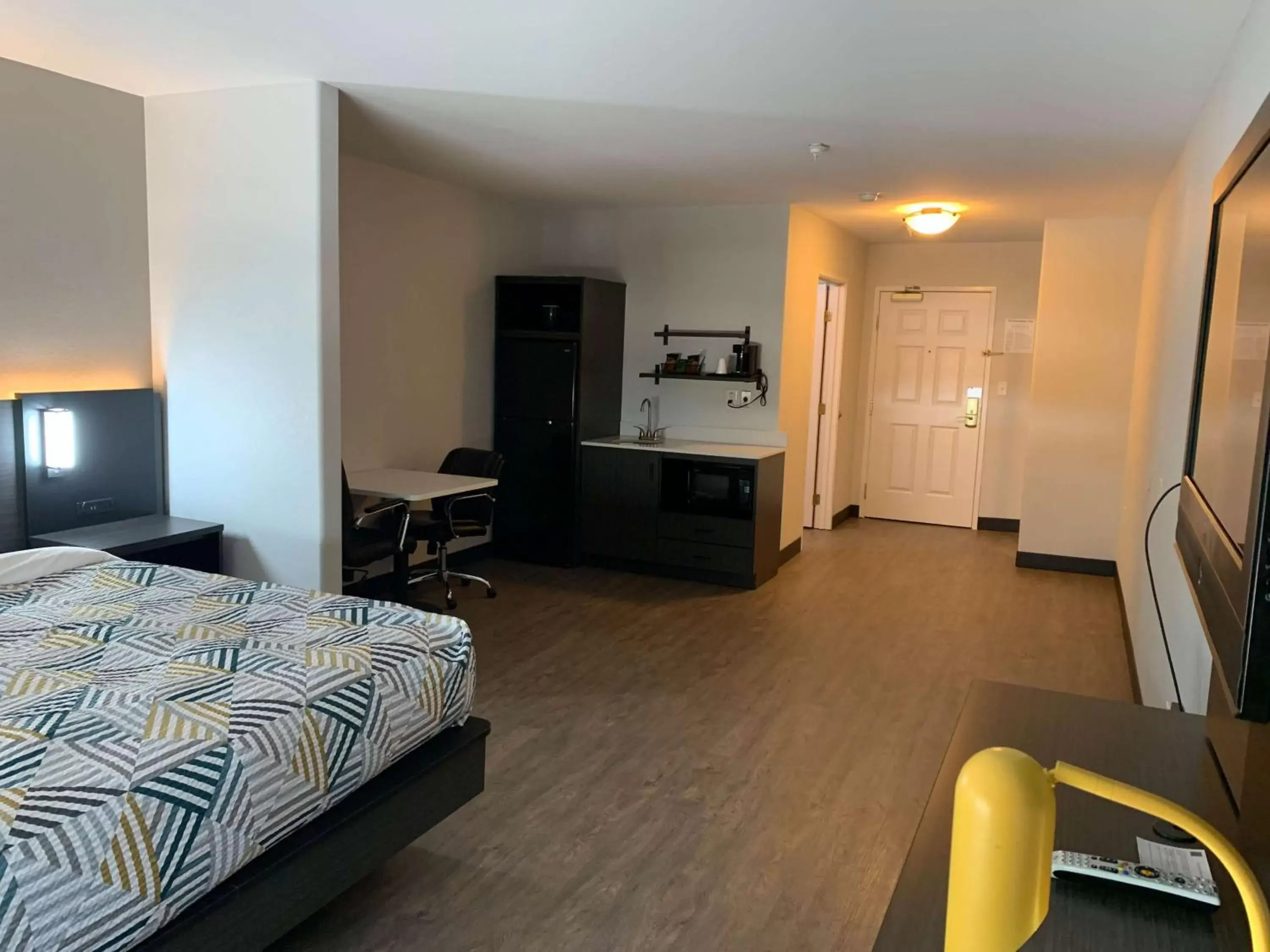 Suite - single occupancy - Non-Smoking in Studio 6 Hobbs NM Event Center Suite - single occupancy - Non-Smoking in Studio 6 Hobbs NM Event Center