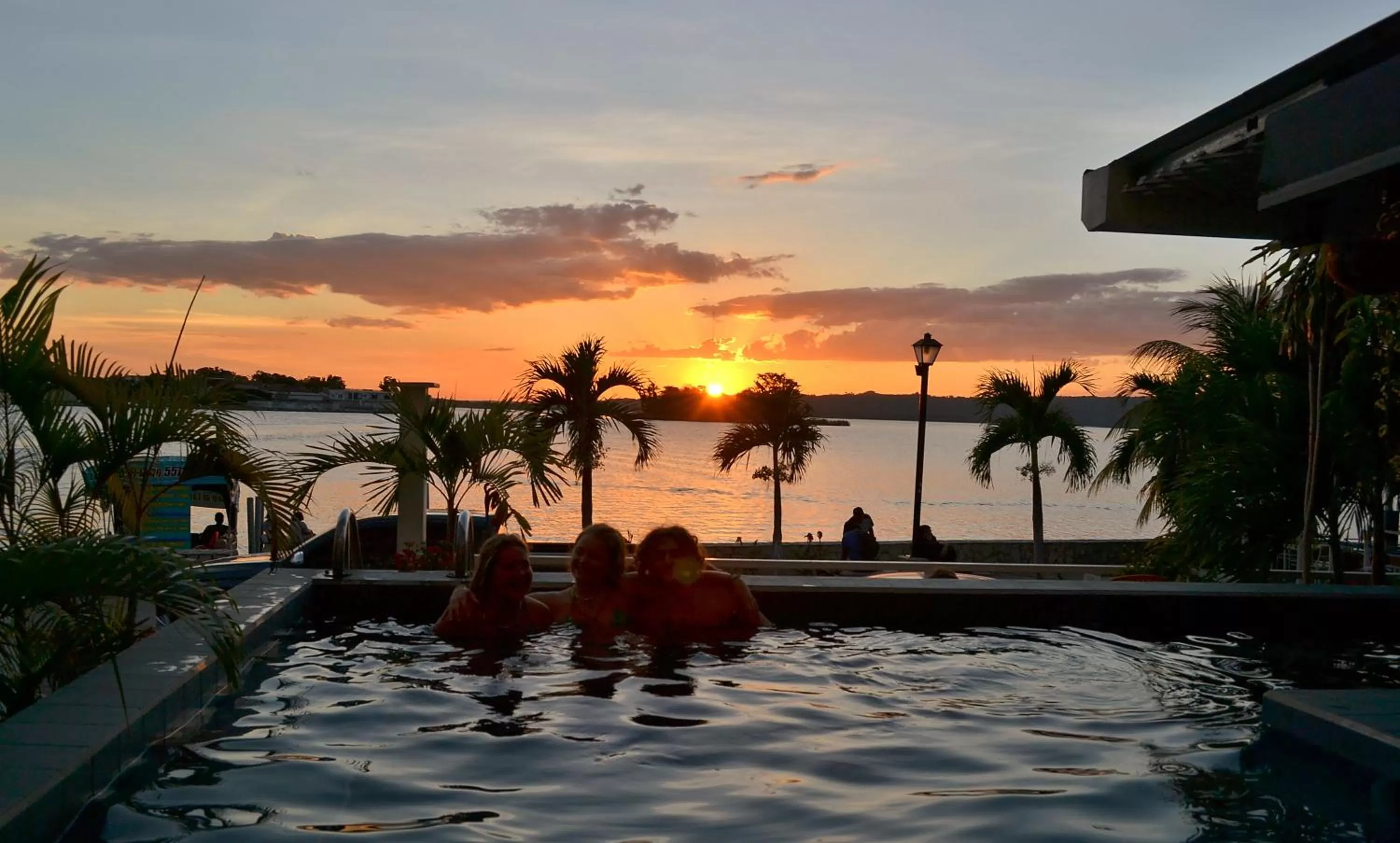 Swimming pool in Hotel Peten