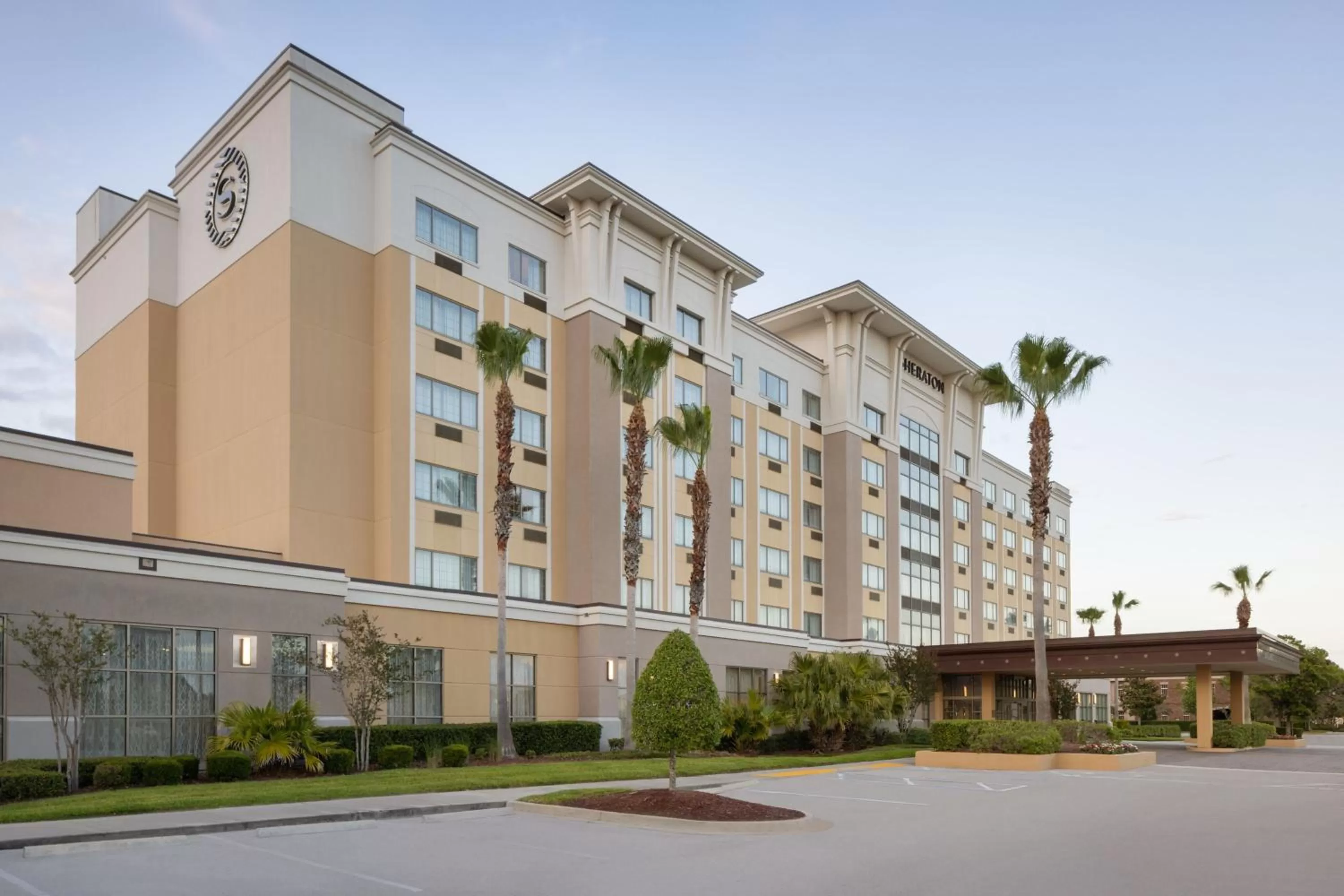 Property building in Sheraton Jacksonville Hotel