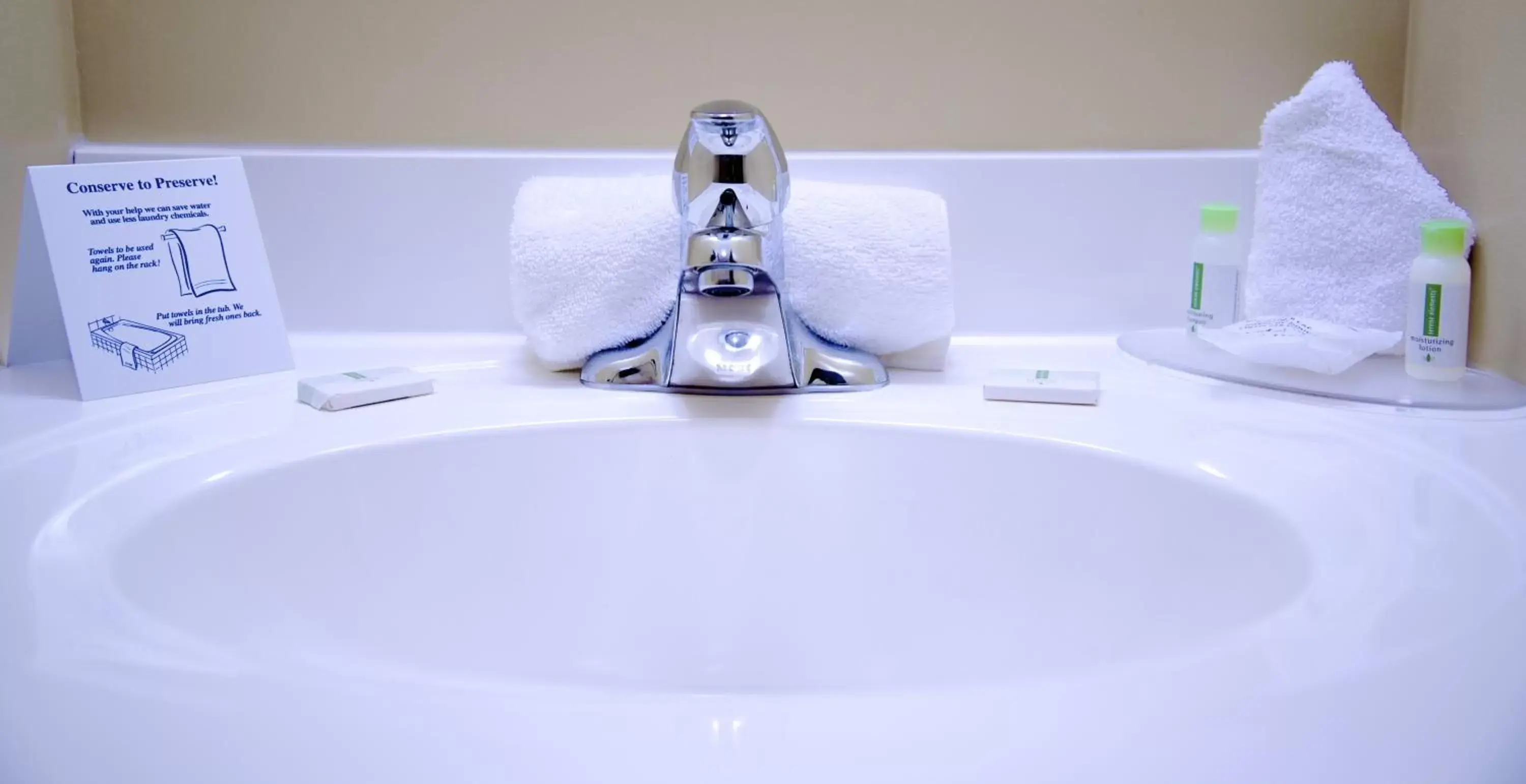 Deluxe Queen Room in St Christopher's Hotel Deluxe Queen Room in St Christopher's Hotel