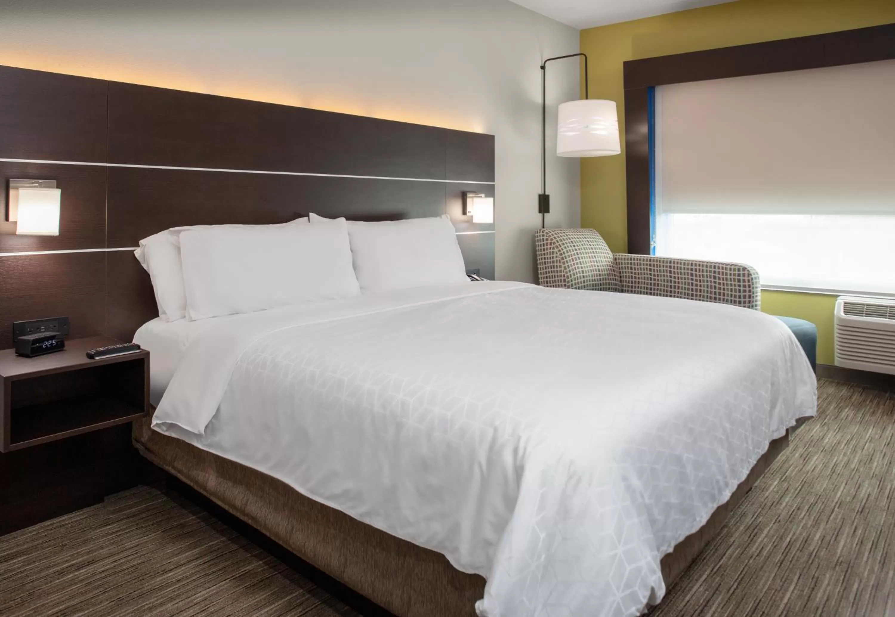 Bed in Holiday Inn Express & Suites - El Paso North by IHG