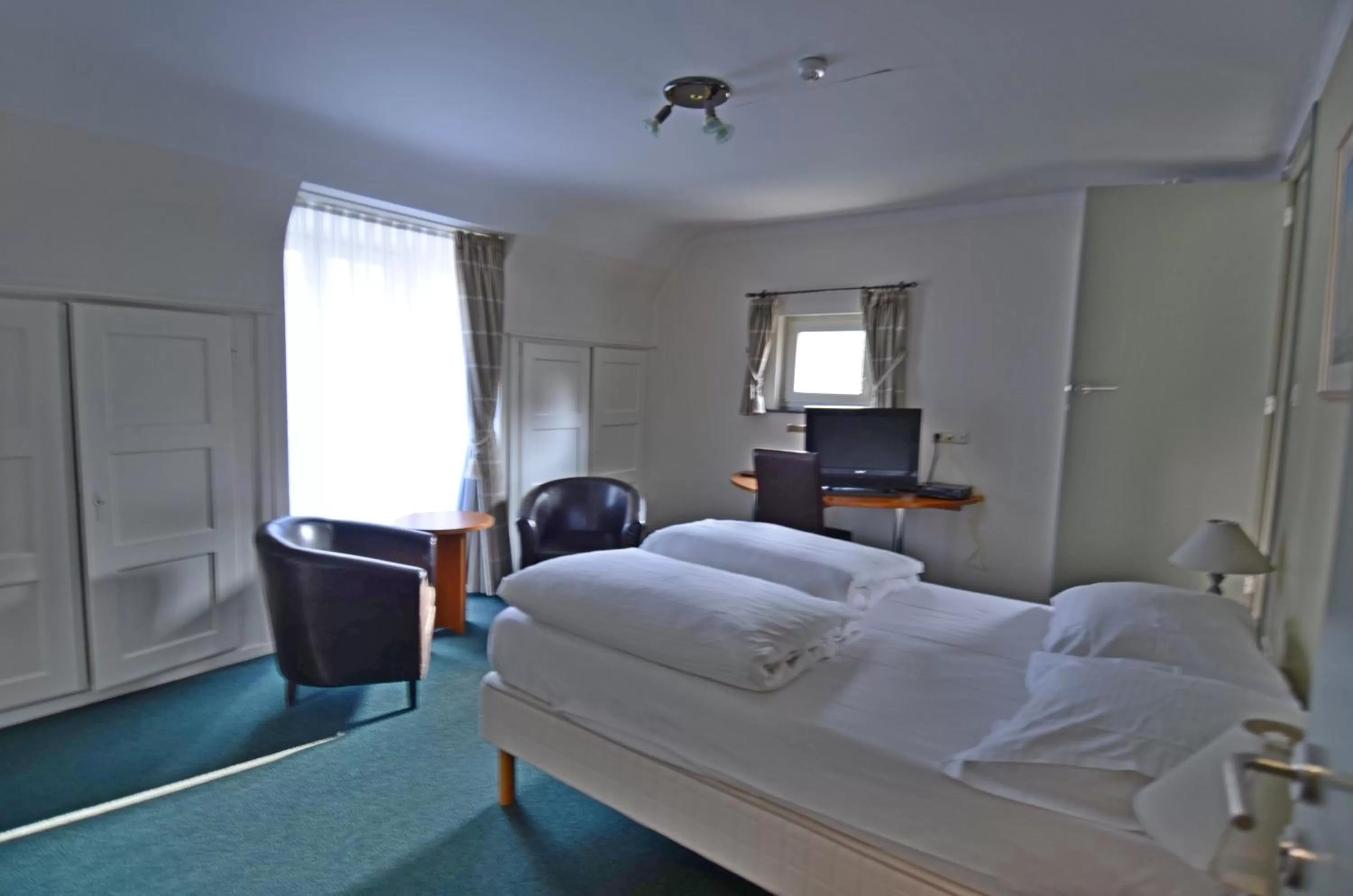 Day, Bed in Hotel Malcot