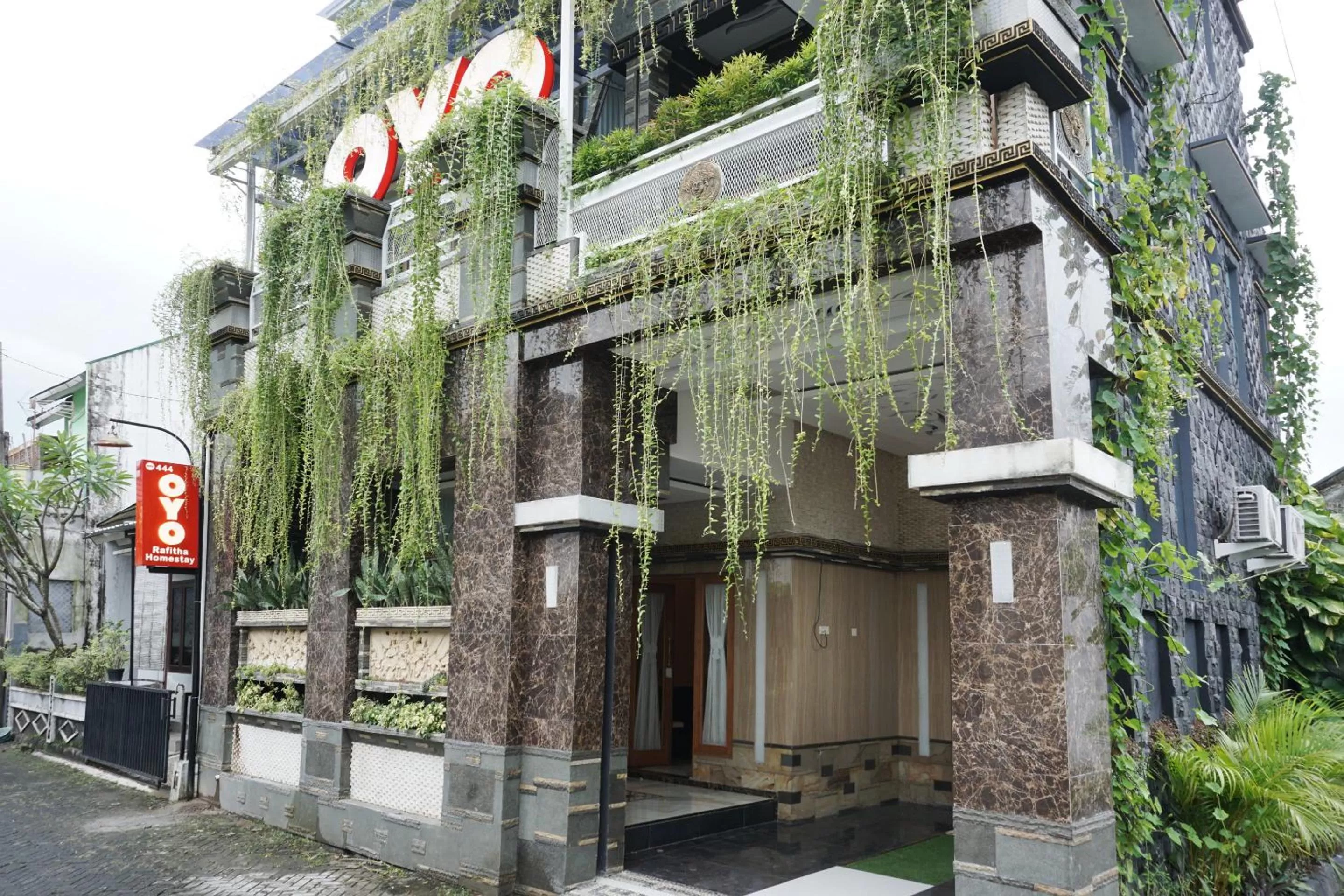 Facade/entrance in Hotel O Rafitha Homestay