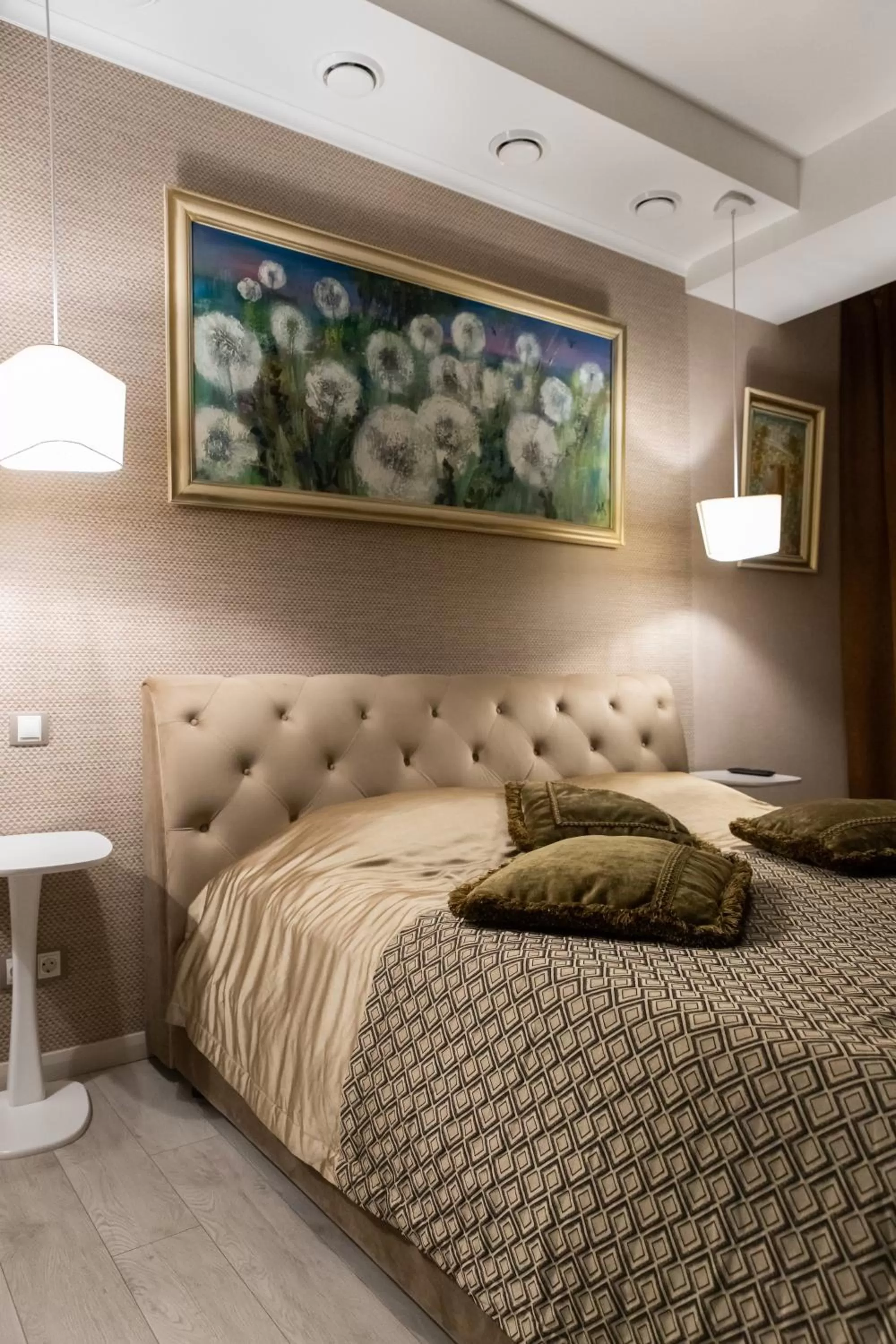 Bed in Hotel "Mandarin Clubhouse"