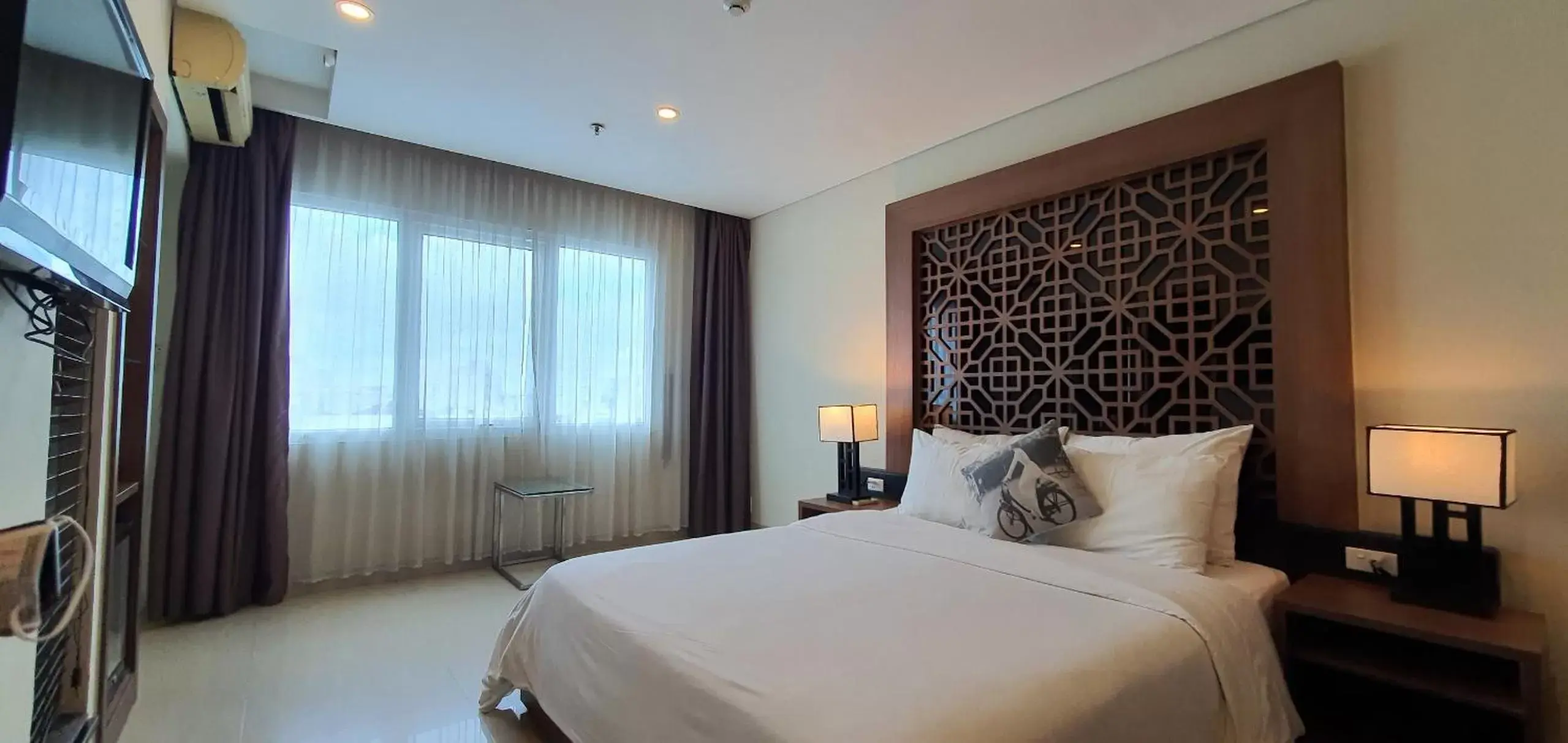 Double Room with Spa Bath in Gemini Saigon LUXURY Double Room with Spa Bath in Gemini Saigon LUXURY