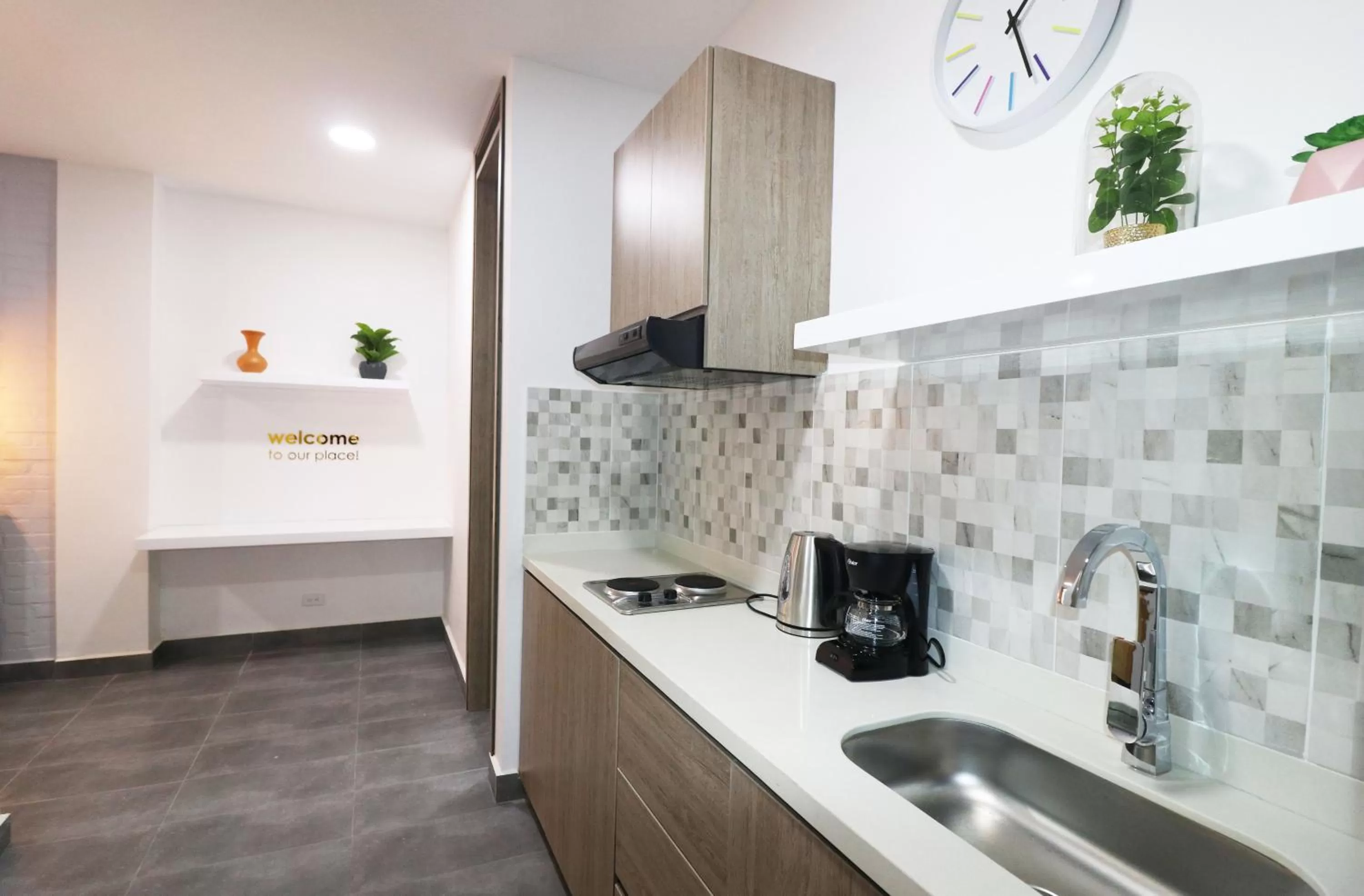 Kitchen/Kitchenette in 554 Apartments