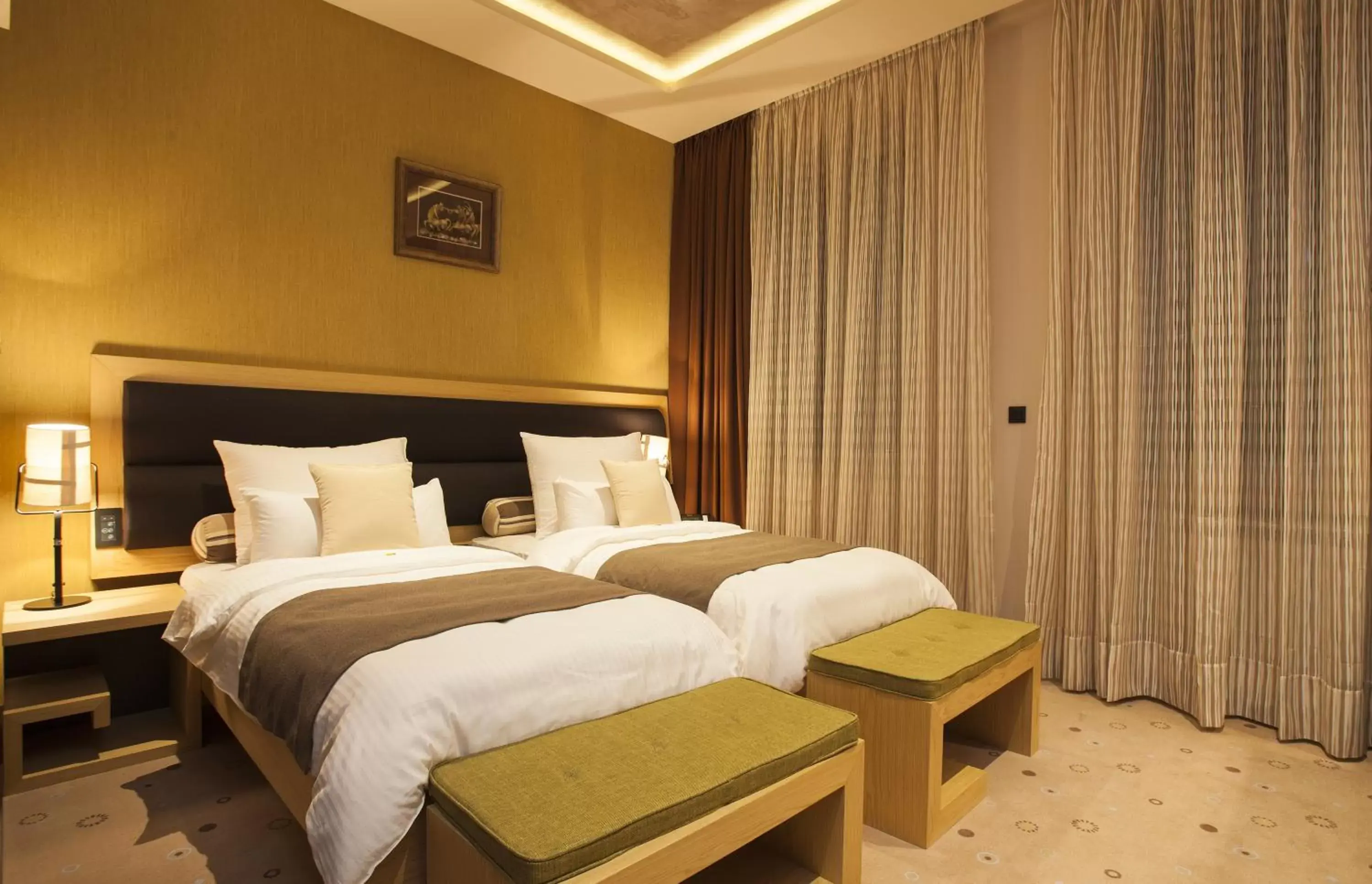 One-Bedroom Apartment in Atera Business Suites One-Bedroom Apartment in Atera Business Suites