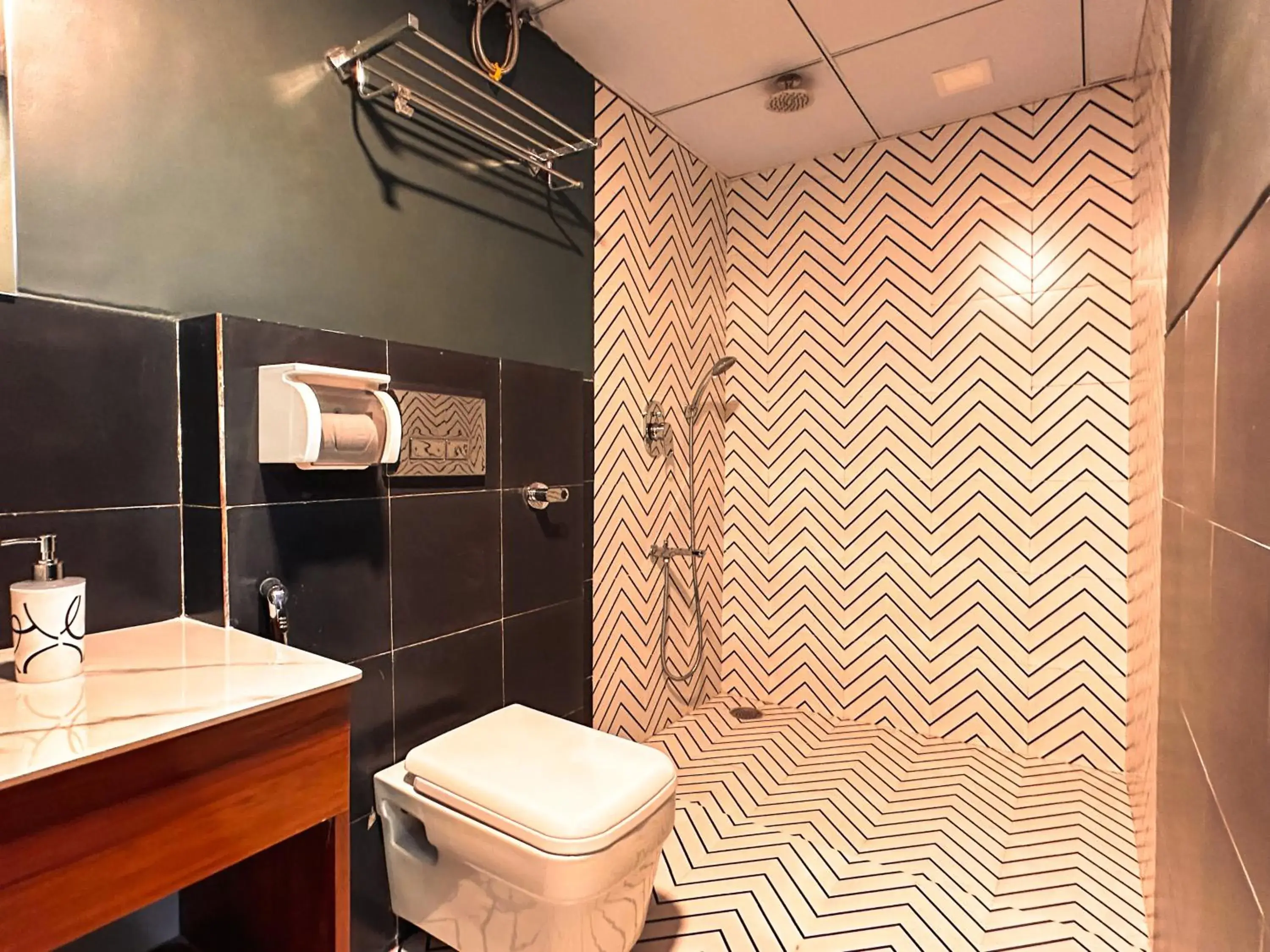 Bed in 4-Bed Female Dormitory Room in Hoztel Jaipur Bed in 4-Bed Female Dormitory Room in Hoztel Jaipur