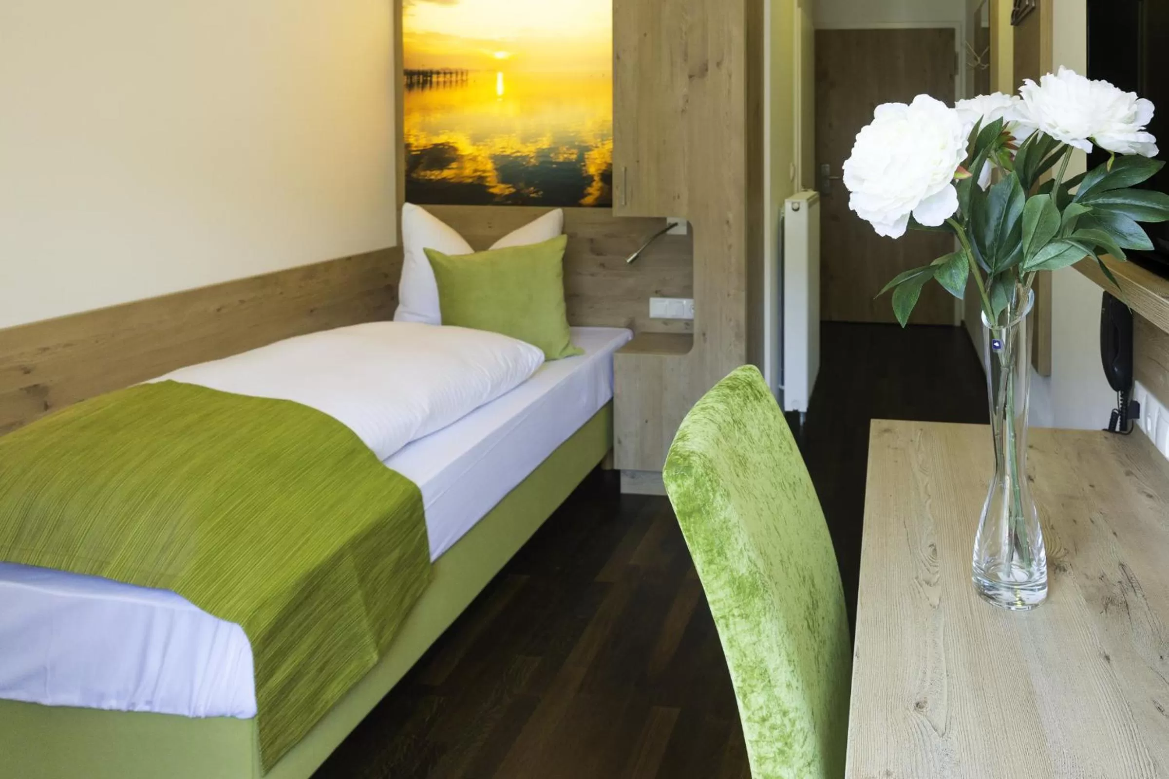 Day, Bed in Hotel Rheingold