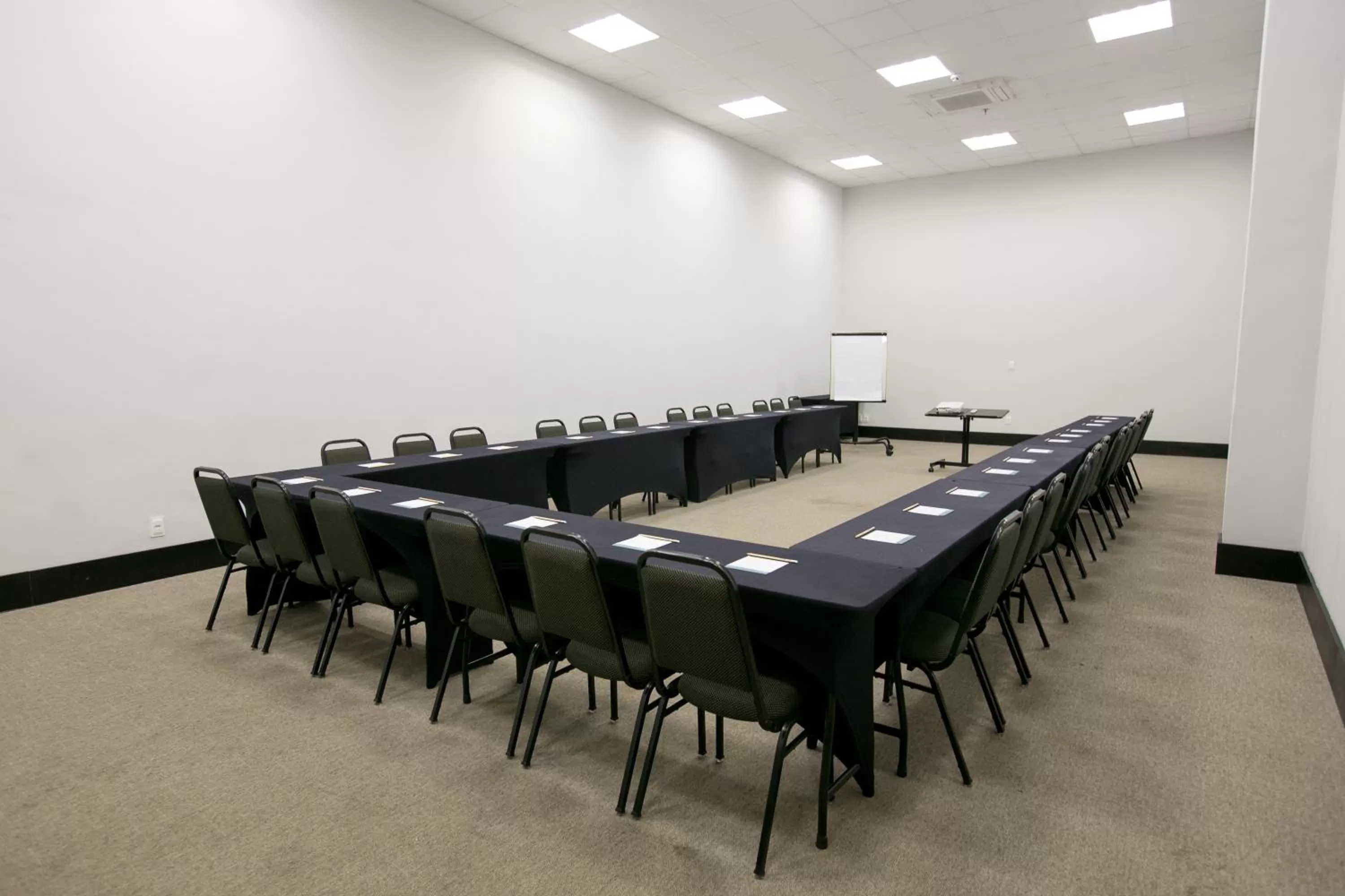 Meeting/conference room in Slim Cuiabá Aeroporto