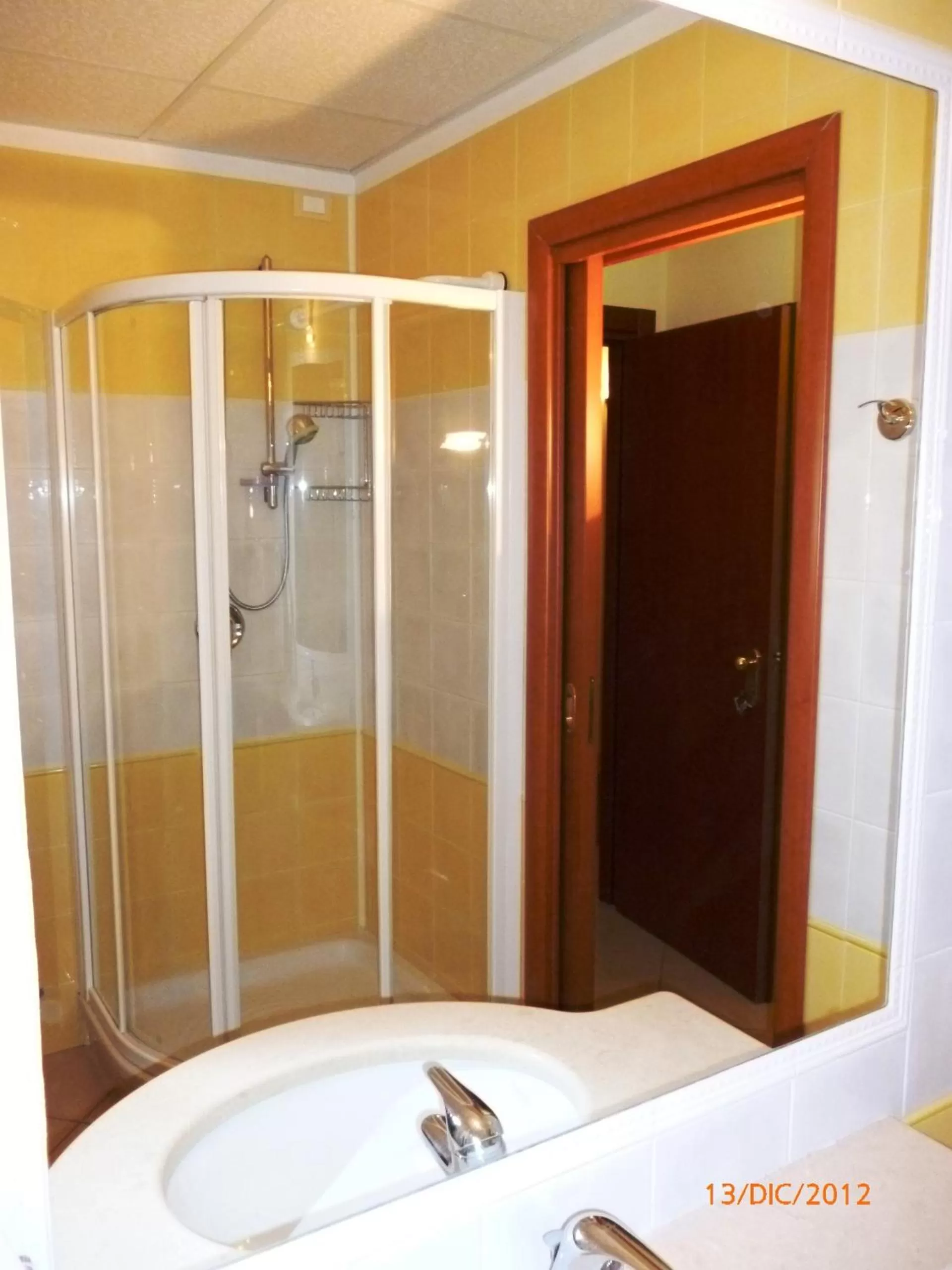 Shower in Hotel Marinella