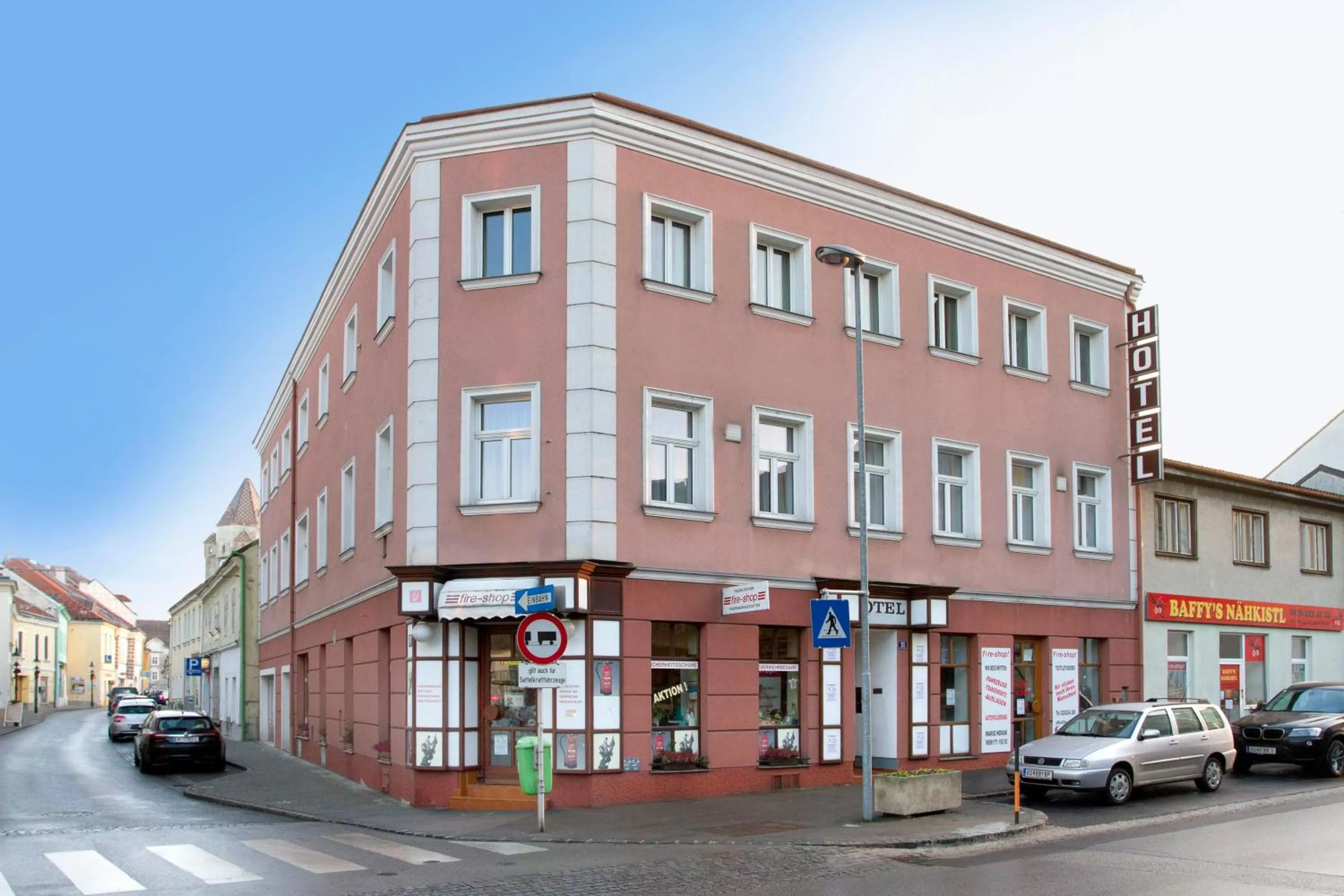 Facade/entrance, Property Building in Hotel zur Sonne