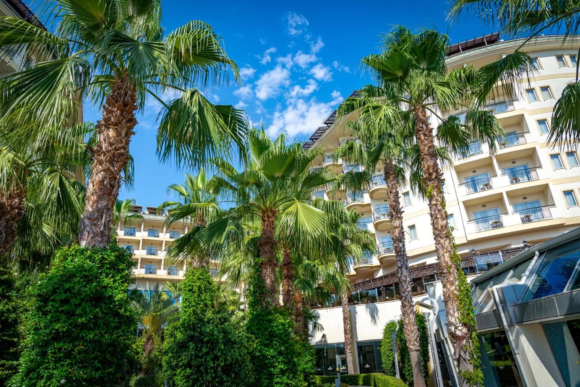 Garden in Mukarnas Spa & Resort Hotel