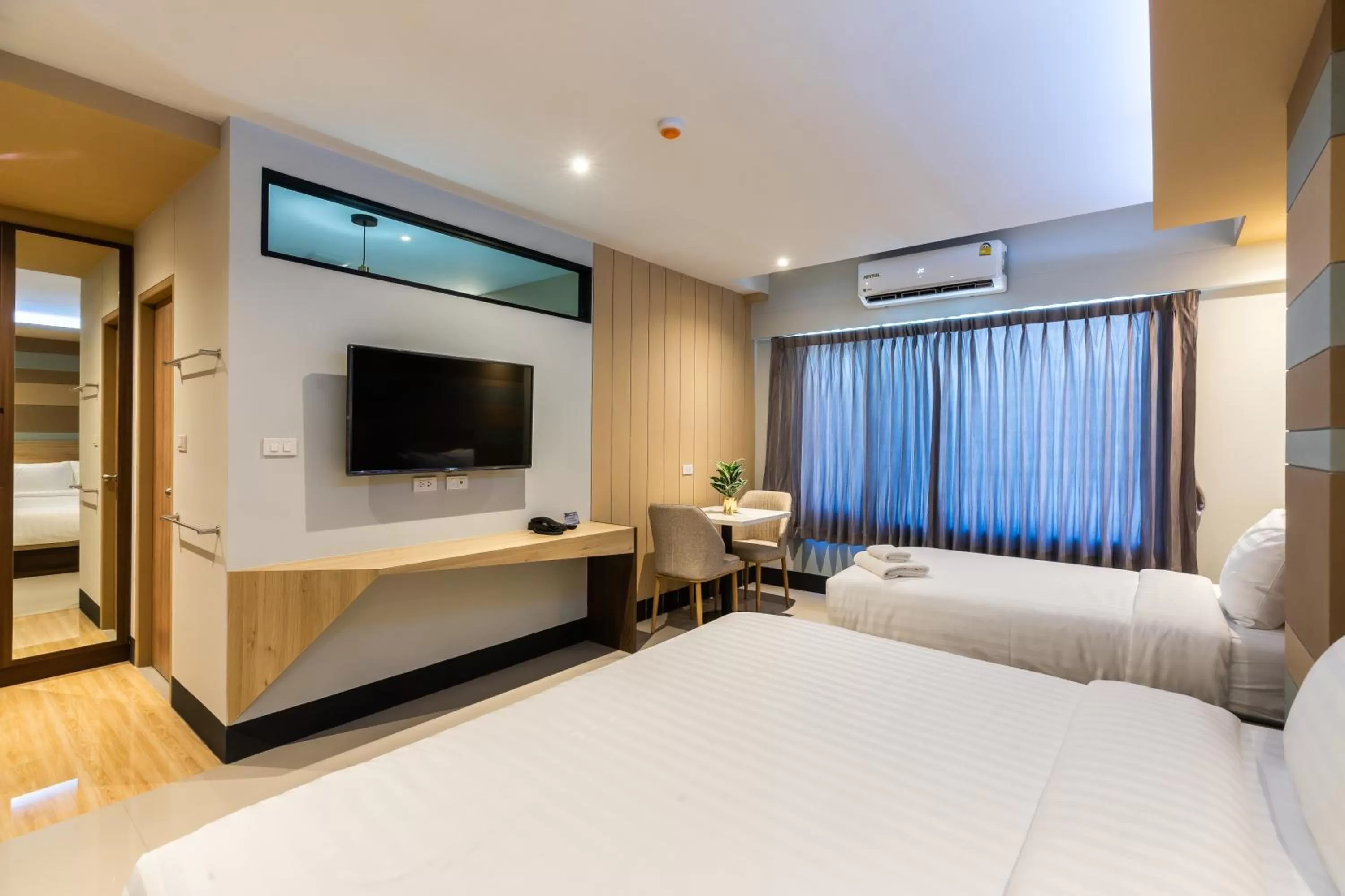 Bedroom, Bed in Hi Sotel Victory Monument