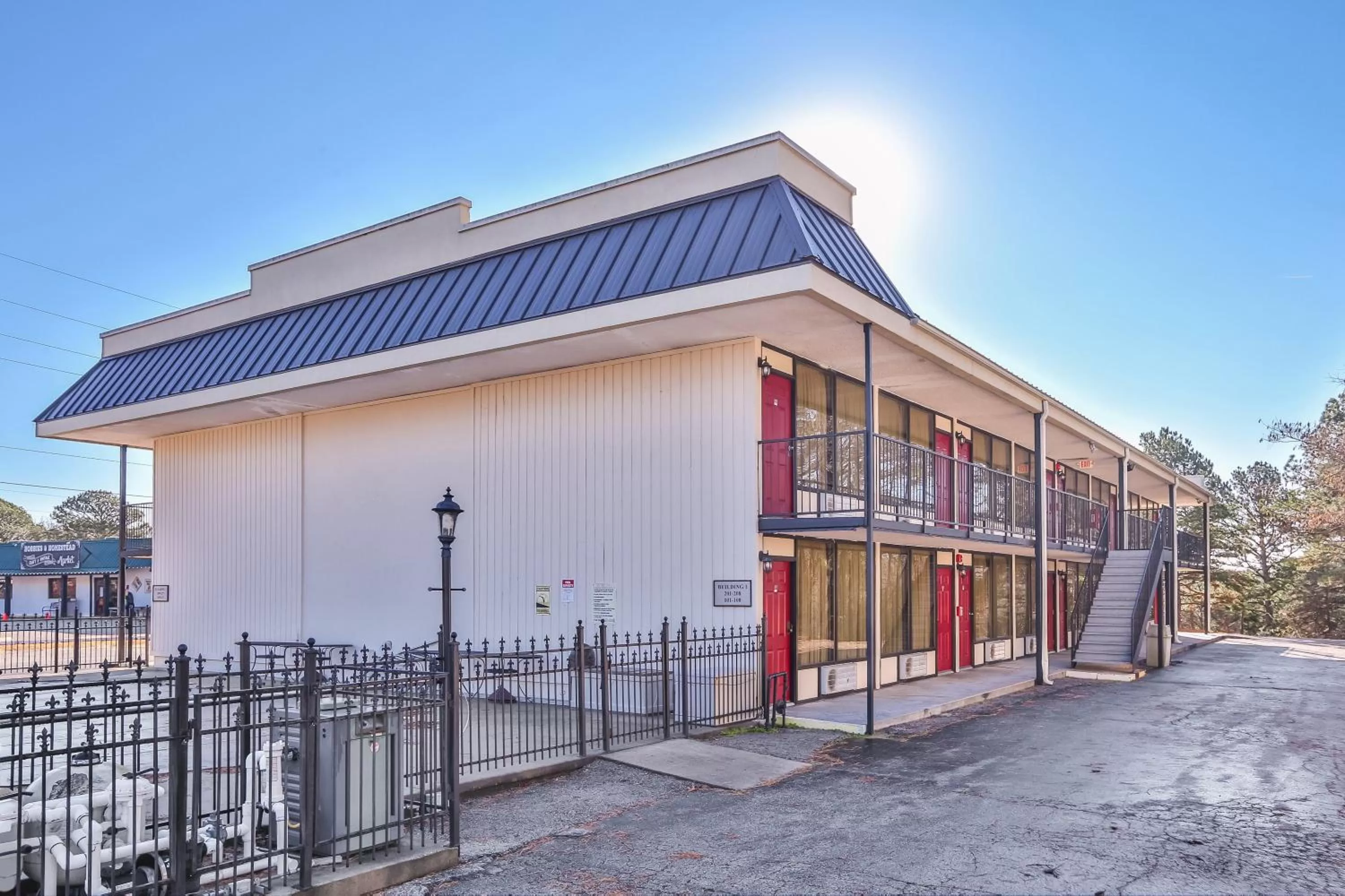 Property building in Candlewick Inn and Suites