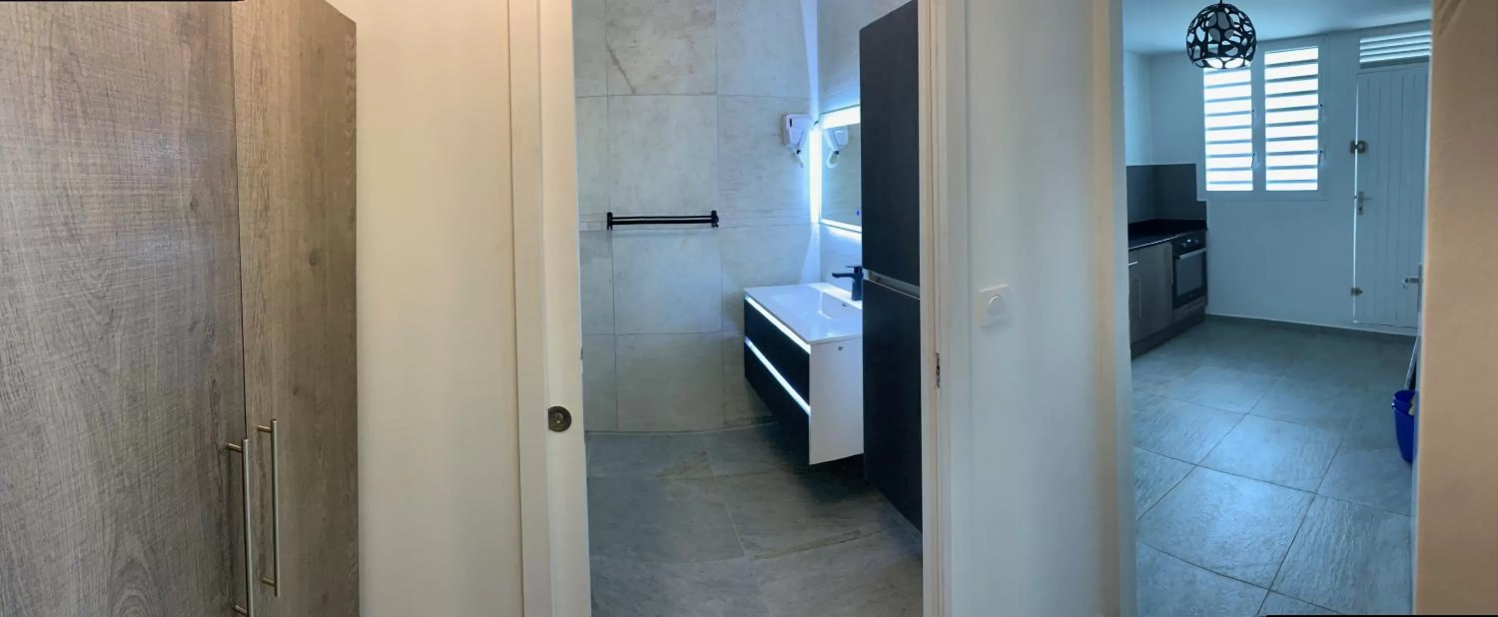 Bathroom, Bed in Karaibes Residence