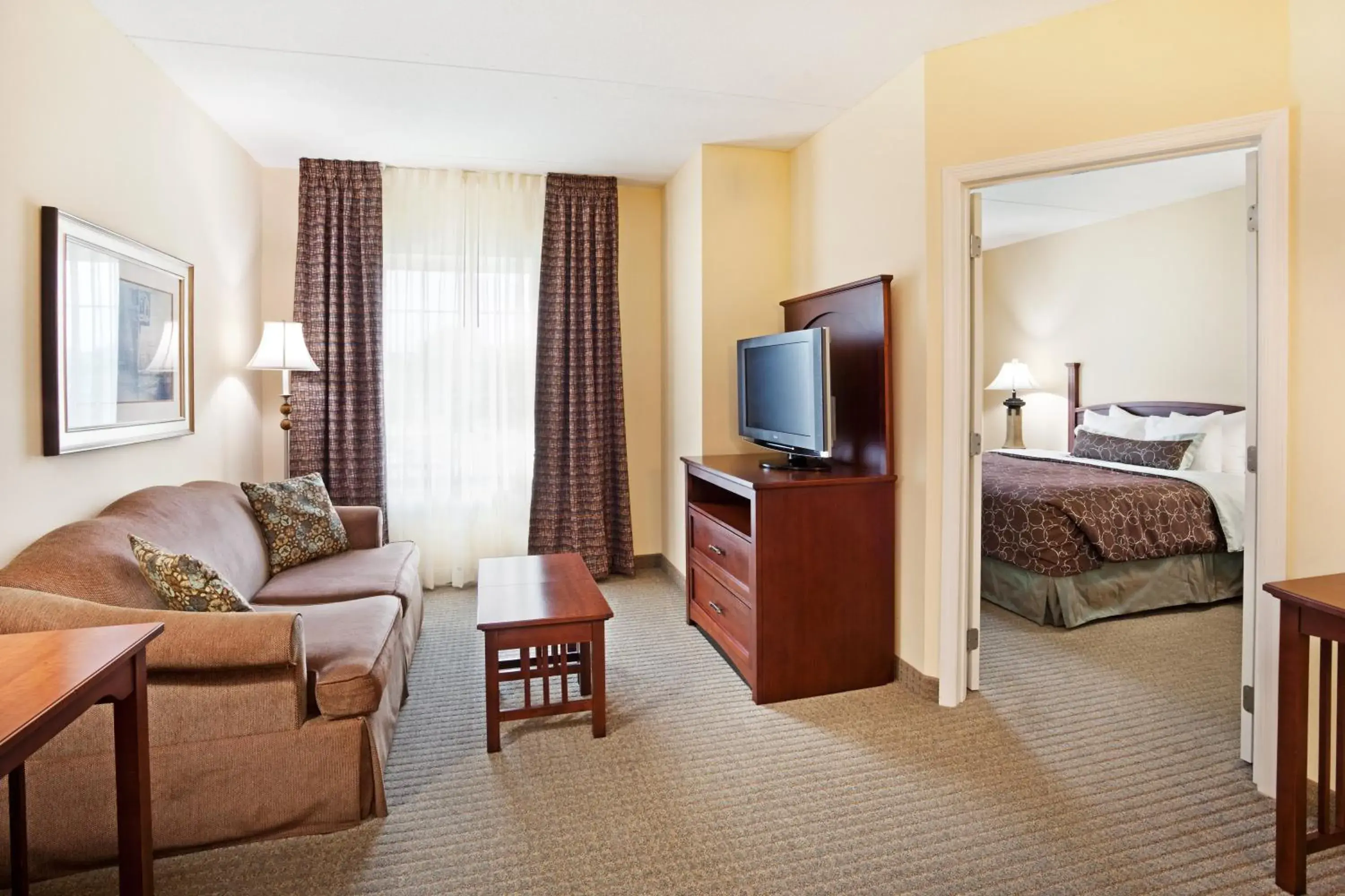 King Room - Mobility Access/Roll in Shower - Non-Smoking in Staybridge Suites-Knoxville Oak Ridge King Room - Mobility Access/Roll in Shower - Non-Smoking in Staybridge Suites-Knoxville Oak Ridge