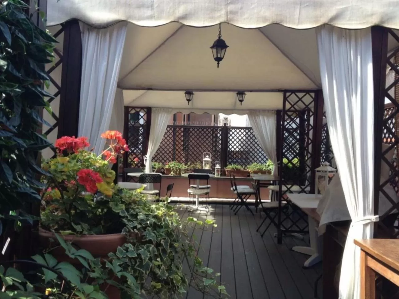 Patio in H O T E L S A N G A L L O l