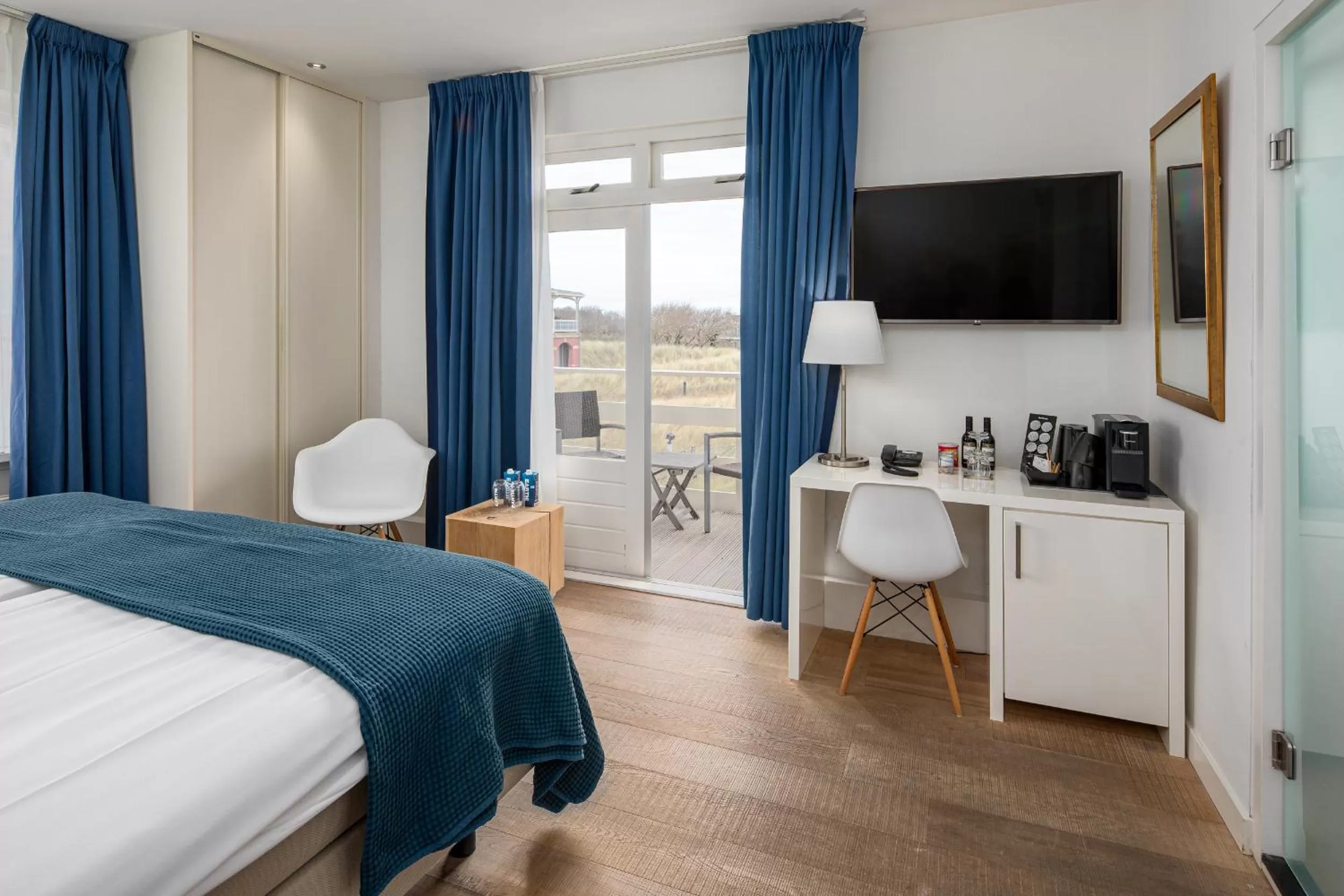 Bedroom in Strandhotel Domburg