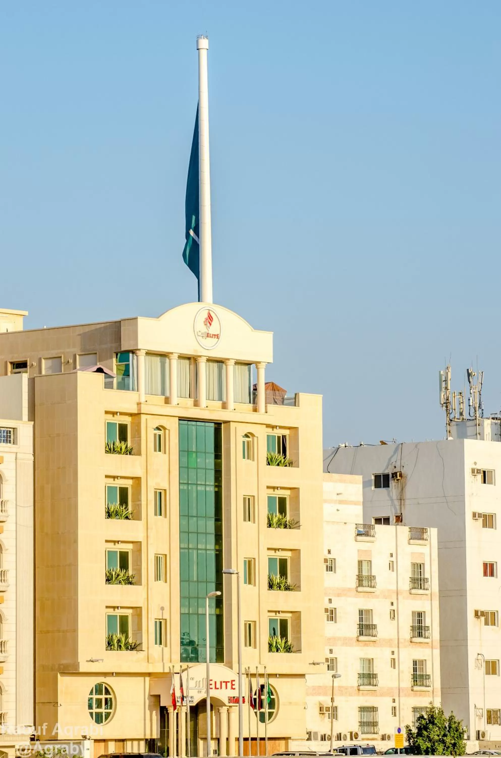 Property Building in Elite Al Hamra - Al Cornich