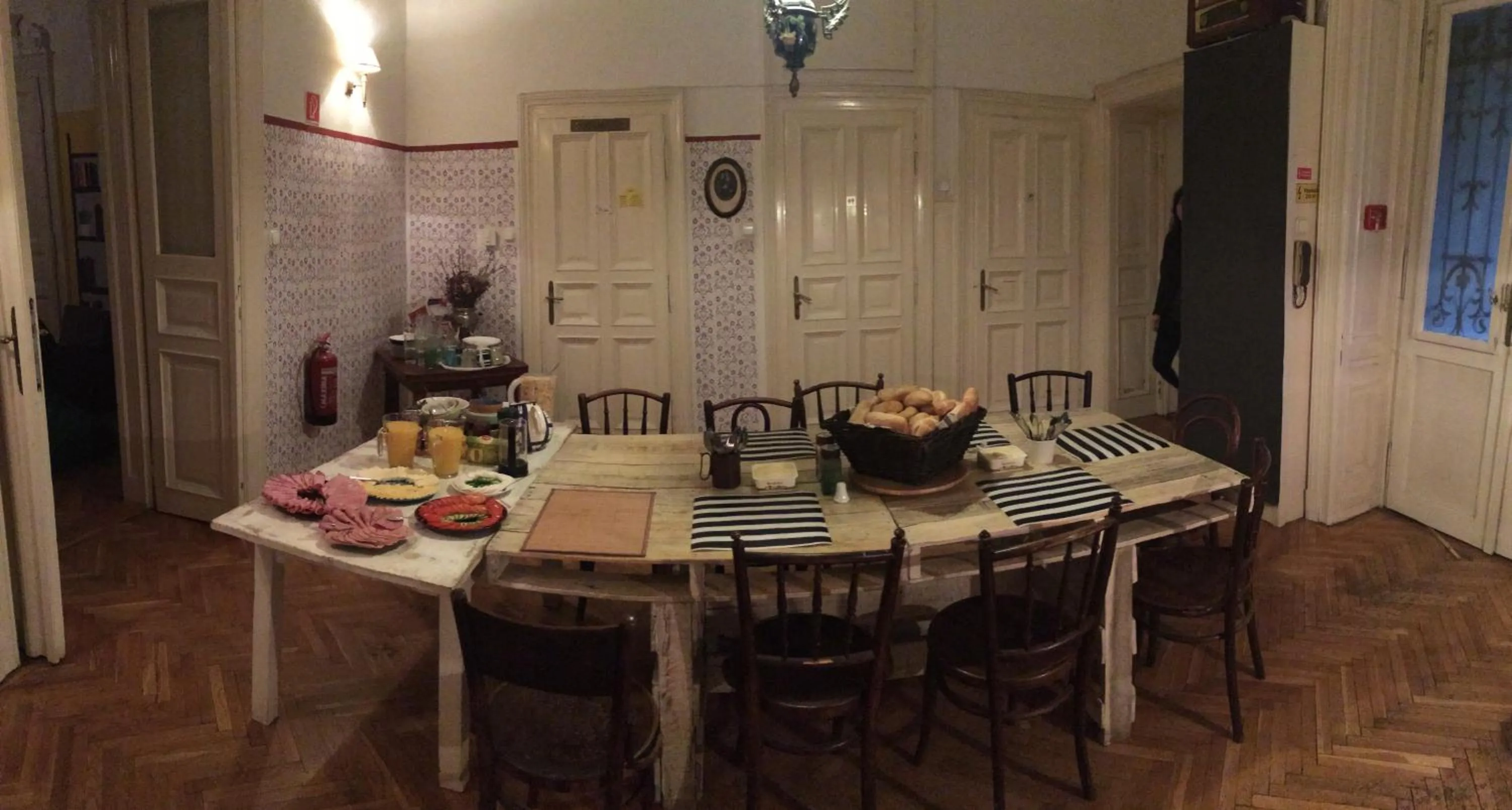 Dining area in Baroque Hostel & Coworking