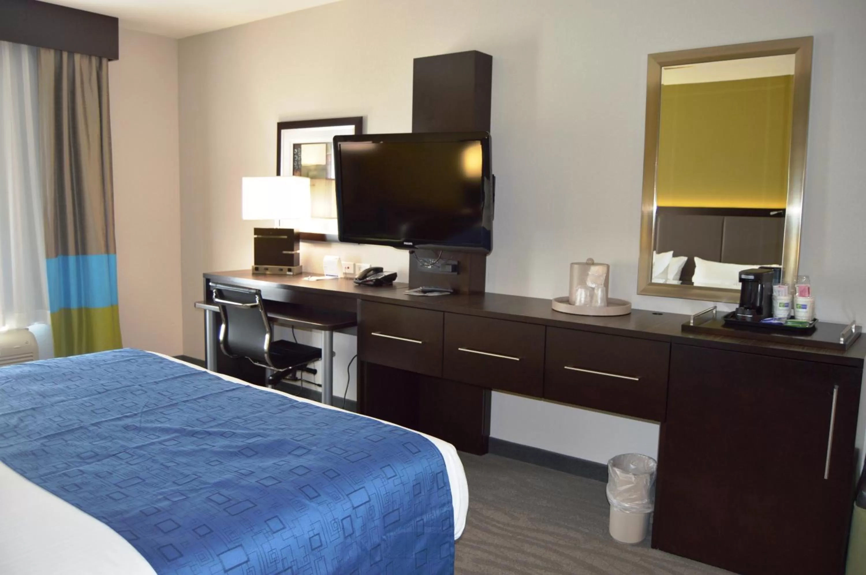 Bedroom in Holiday Inn Express El Reno by IHG