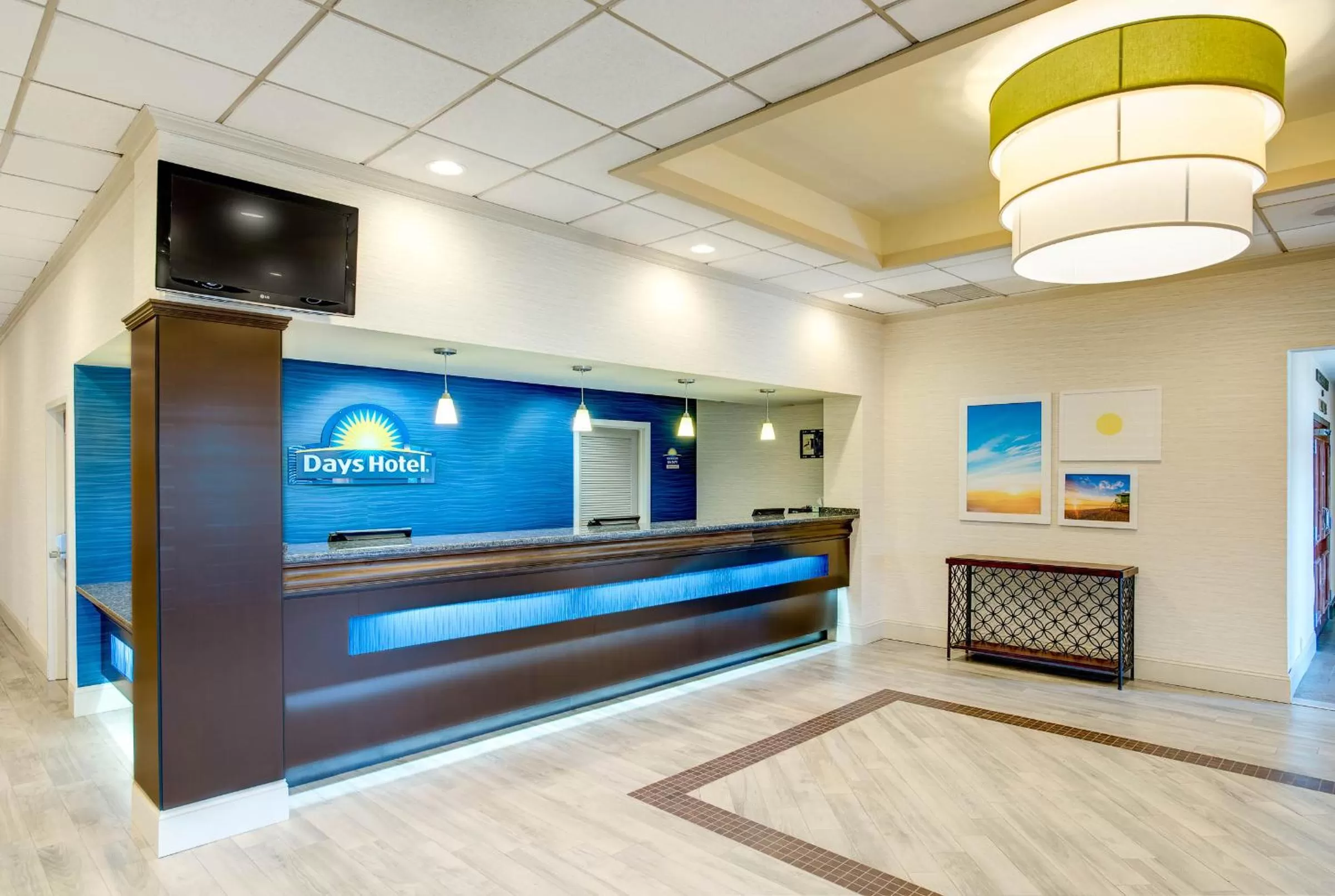 Lobby or reception in Days Hotel by Wyndham Toms River Jersey Shore