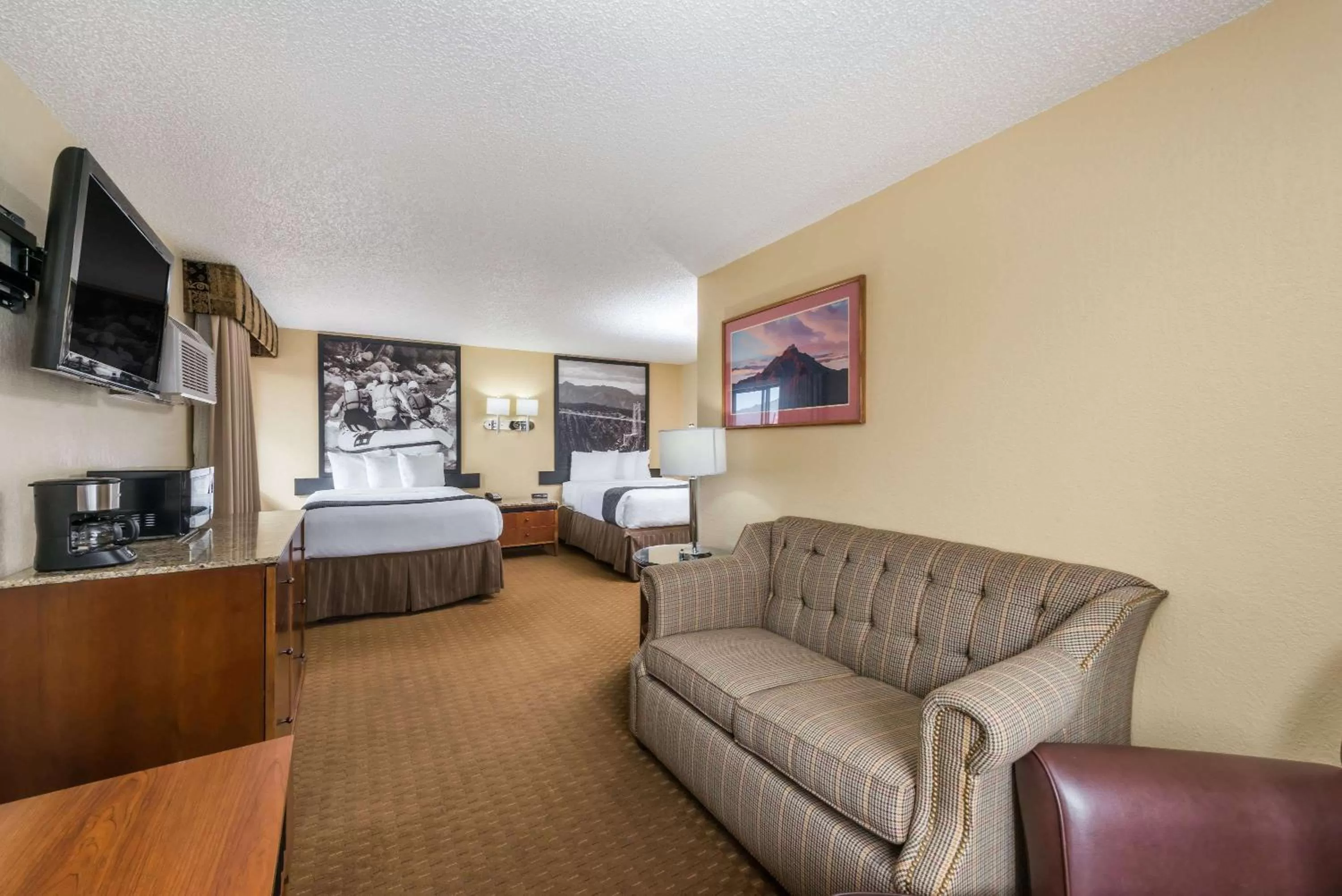 Studio Suite with Two Double Beds - Non-Smoking in Super 8 by Wyndham Canon City
