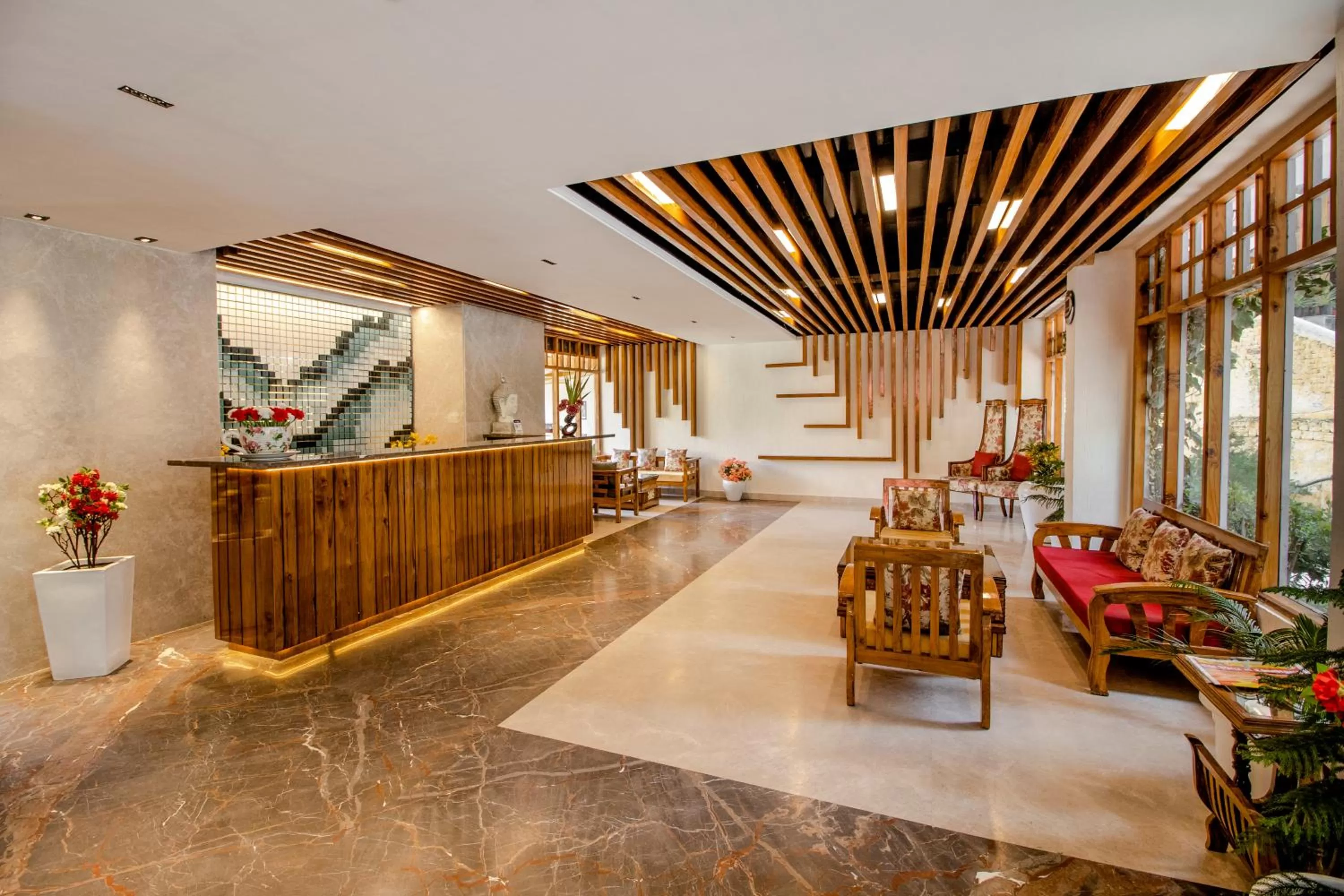 Lobby/Reception in Snow Valley Resorts & Spa Manali