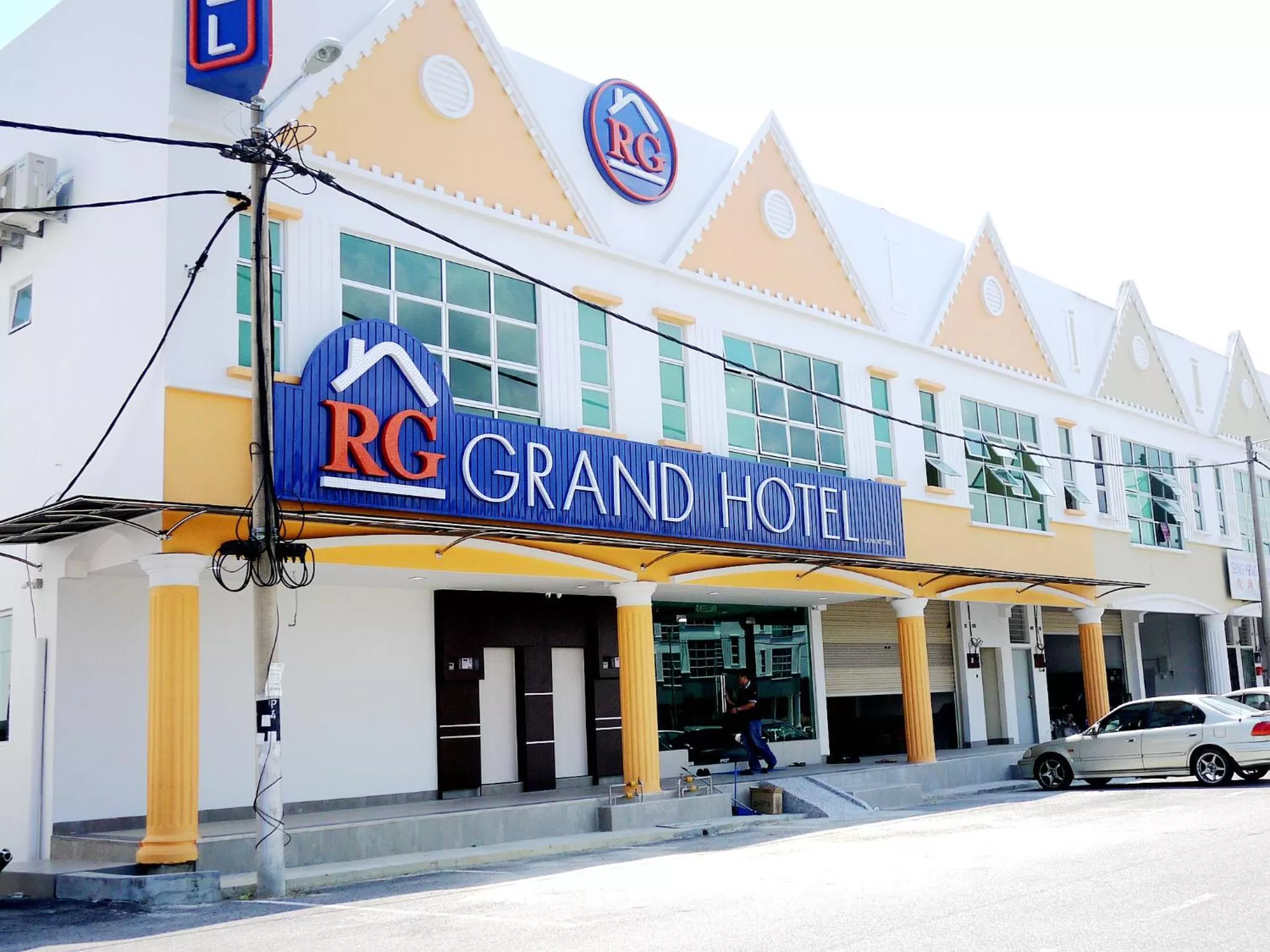 Facade/entrance in RG Grand Hotel
