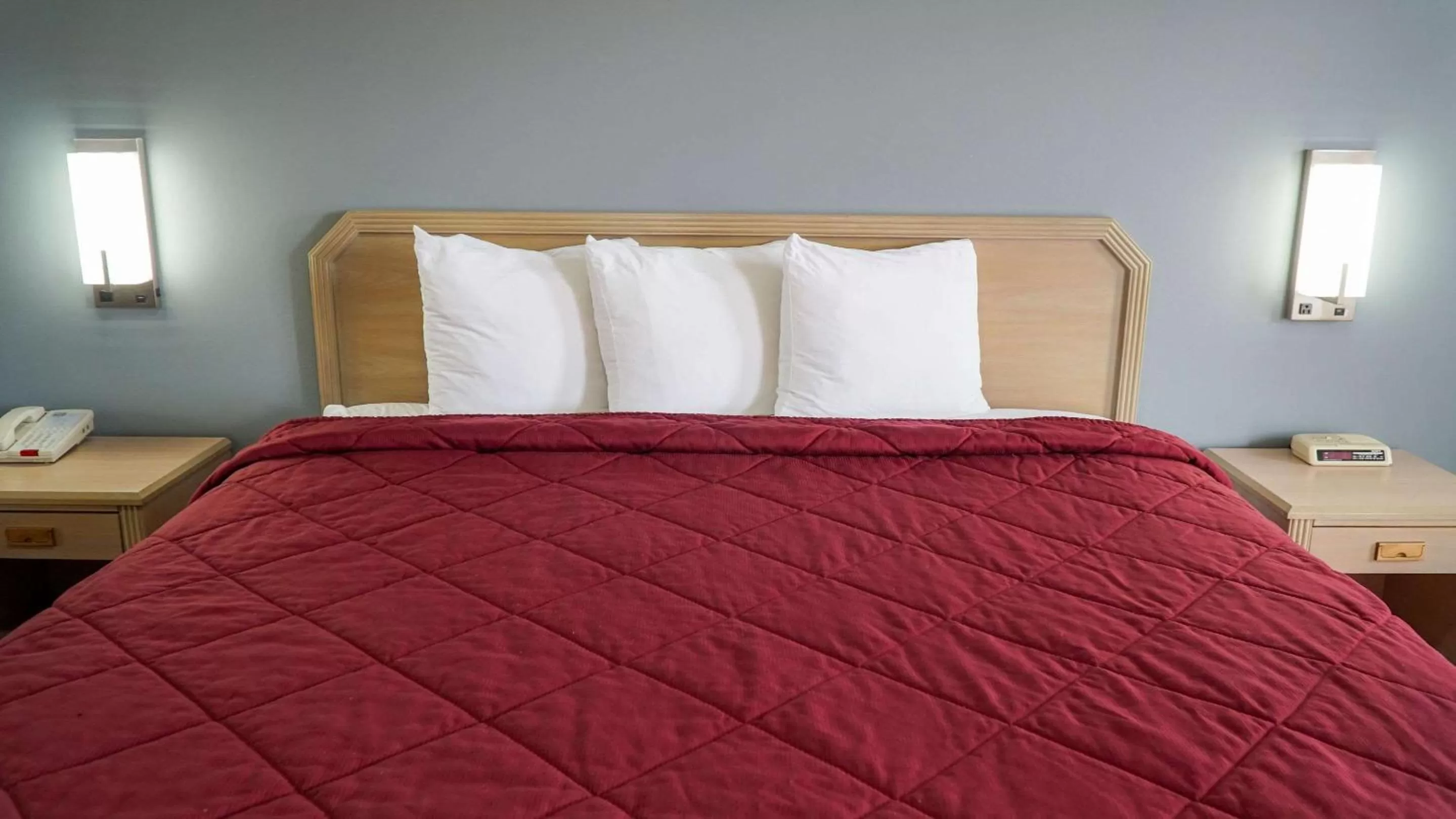 Photo of the whole room, Bed in Rodeway Inn