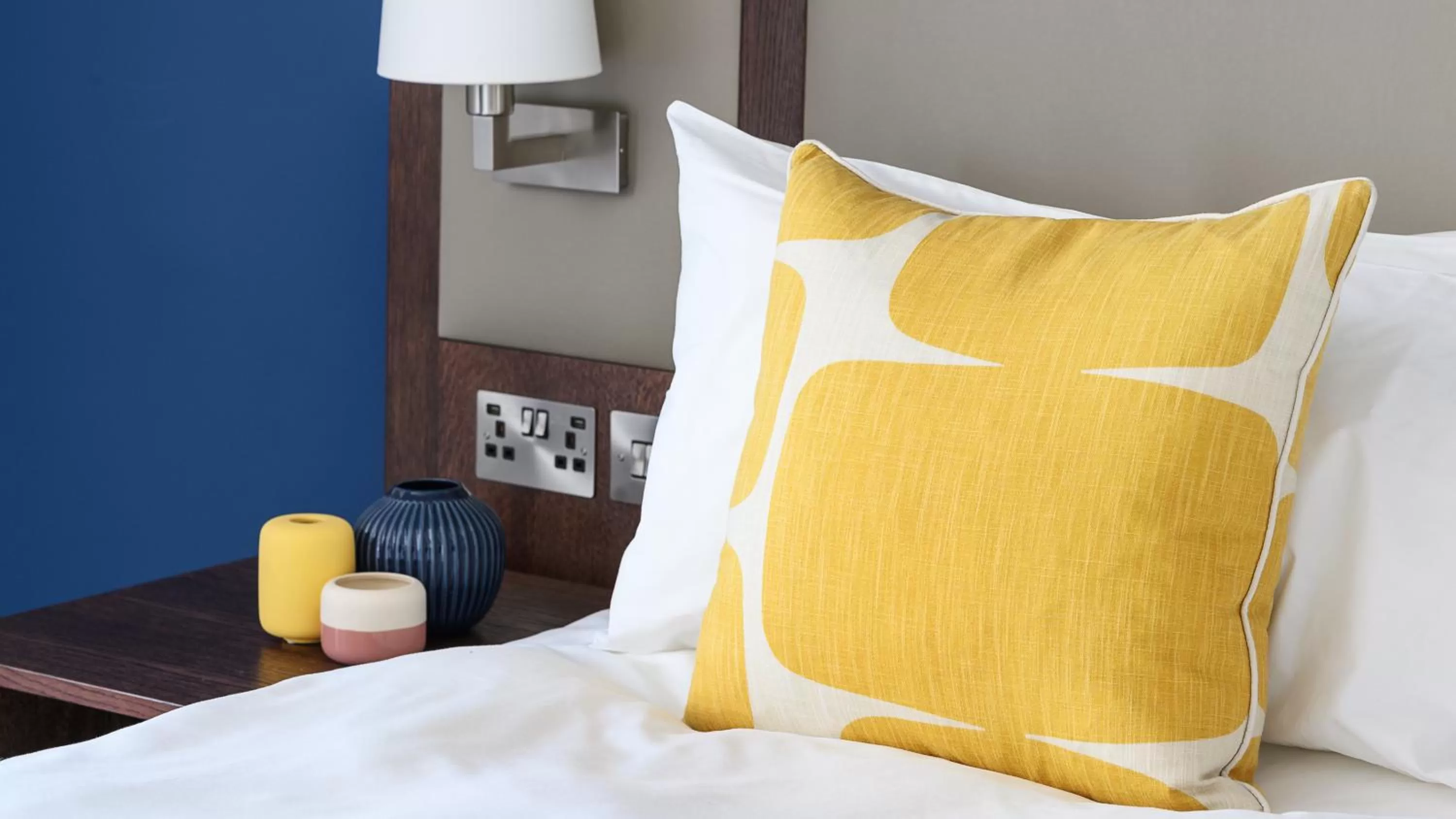 Bed in voco Grand Central Glasgow by IHG