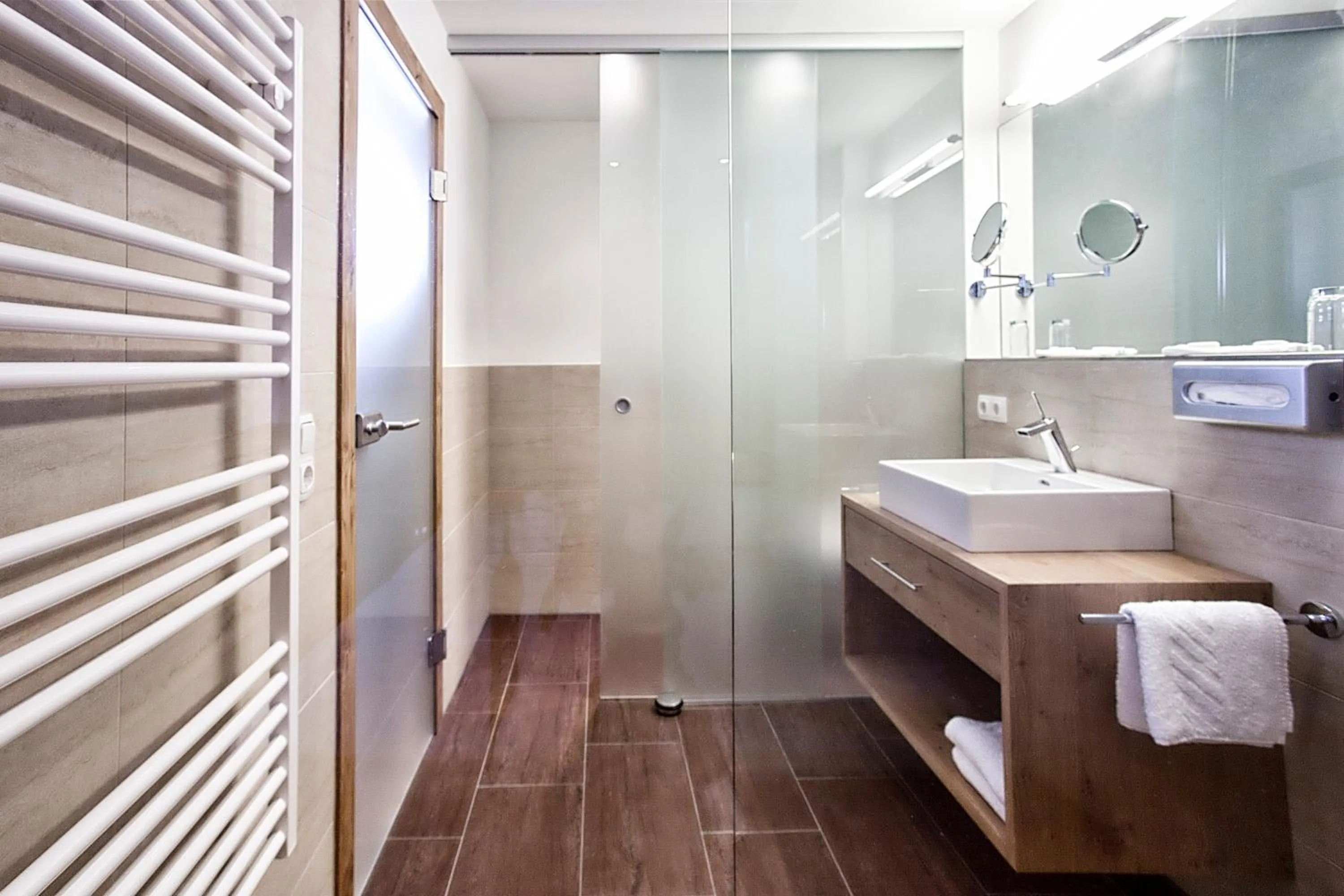 Bedroom in Hotel & Appartements Heigenhauser