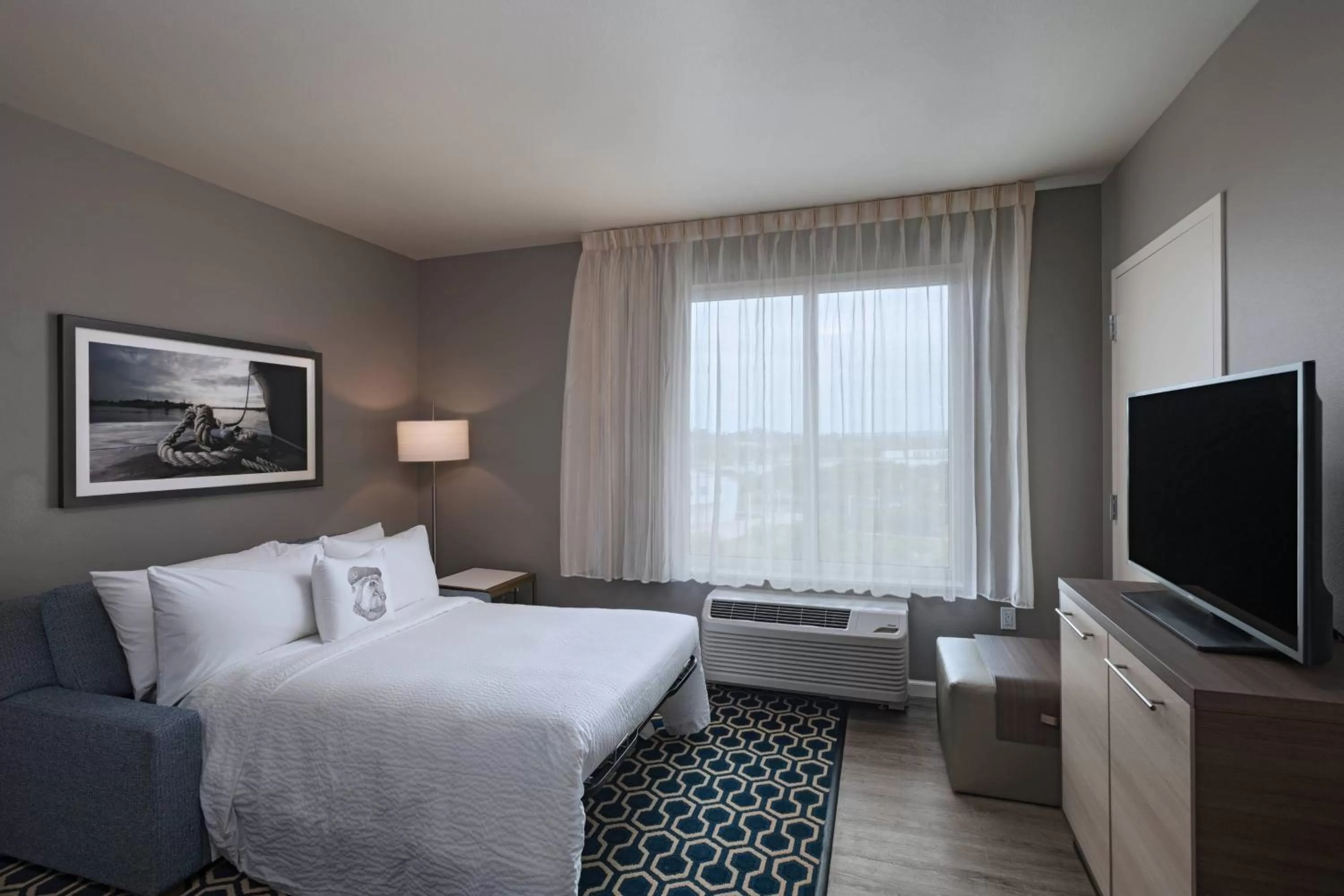 Living room, Bed in TownePlace Suites by Marriott San Diego Airport/Liberty Station