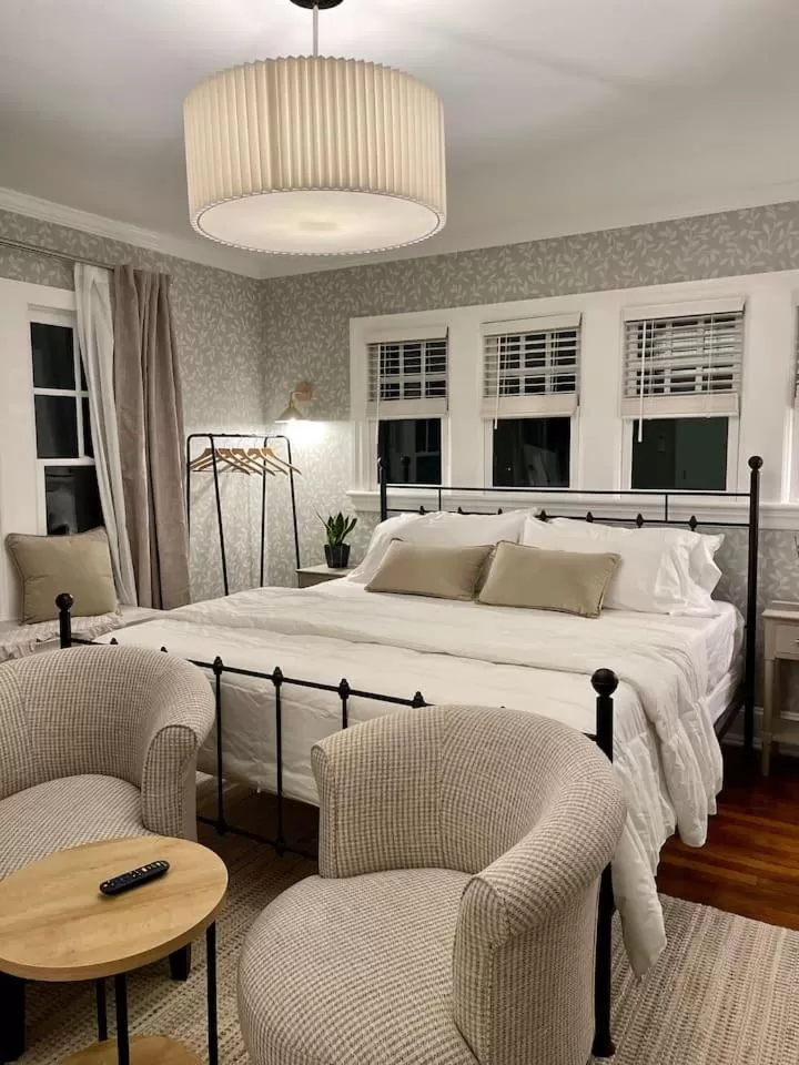 Bed in Buttonwood Boutique Hotel