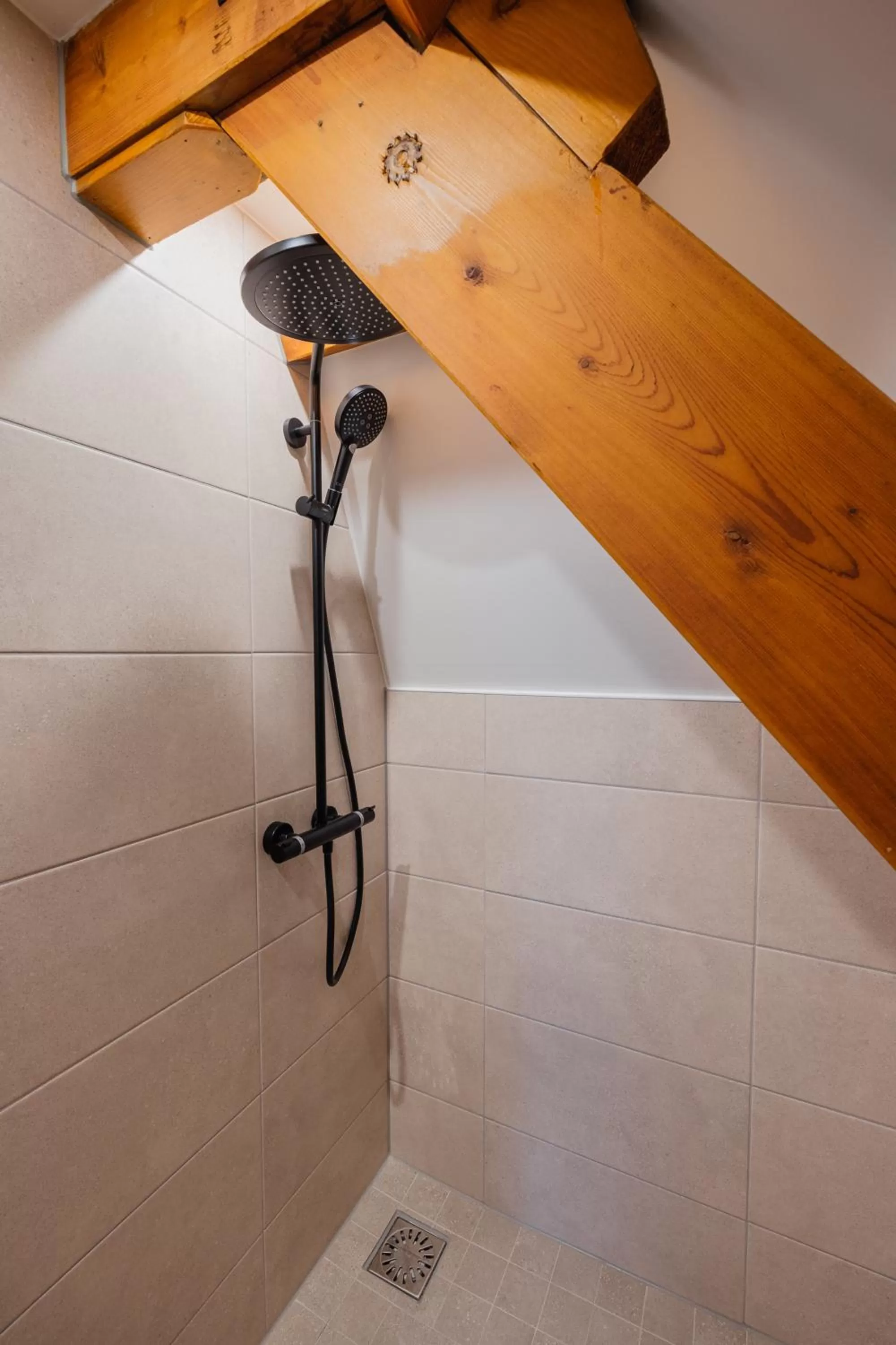 Shower in Hotel St Joris I Kloeg Collection