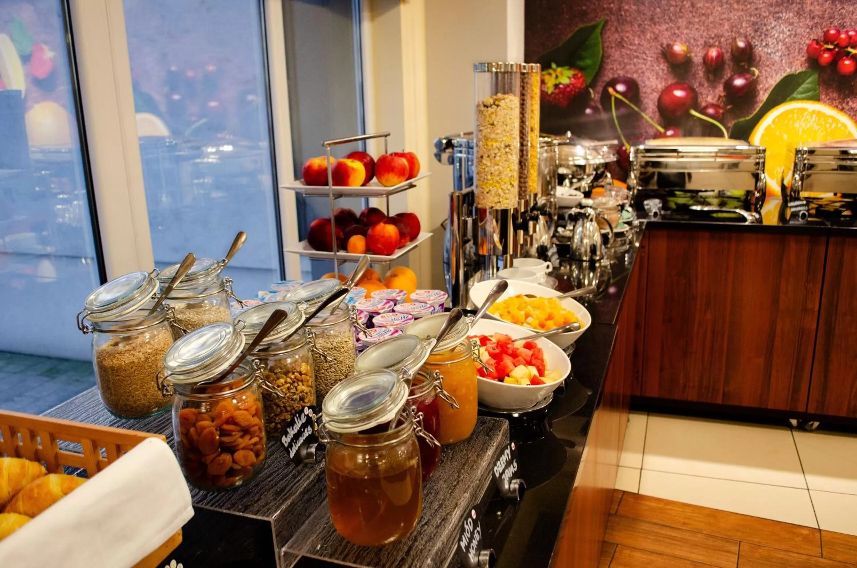 Buffet breakfast in Best Western Hotel Portos