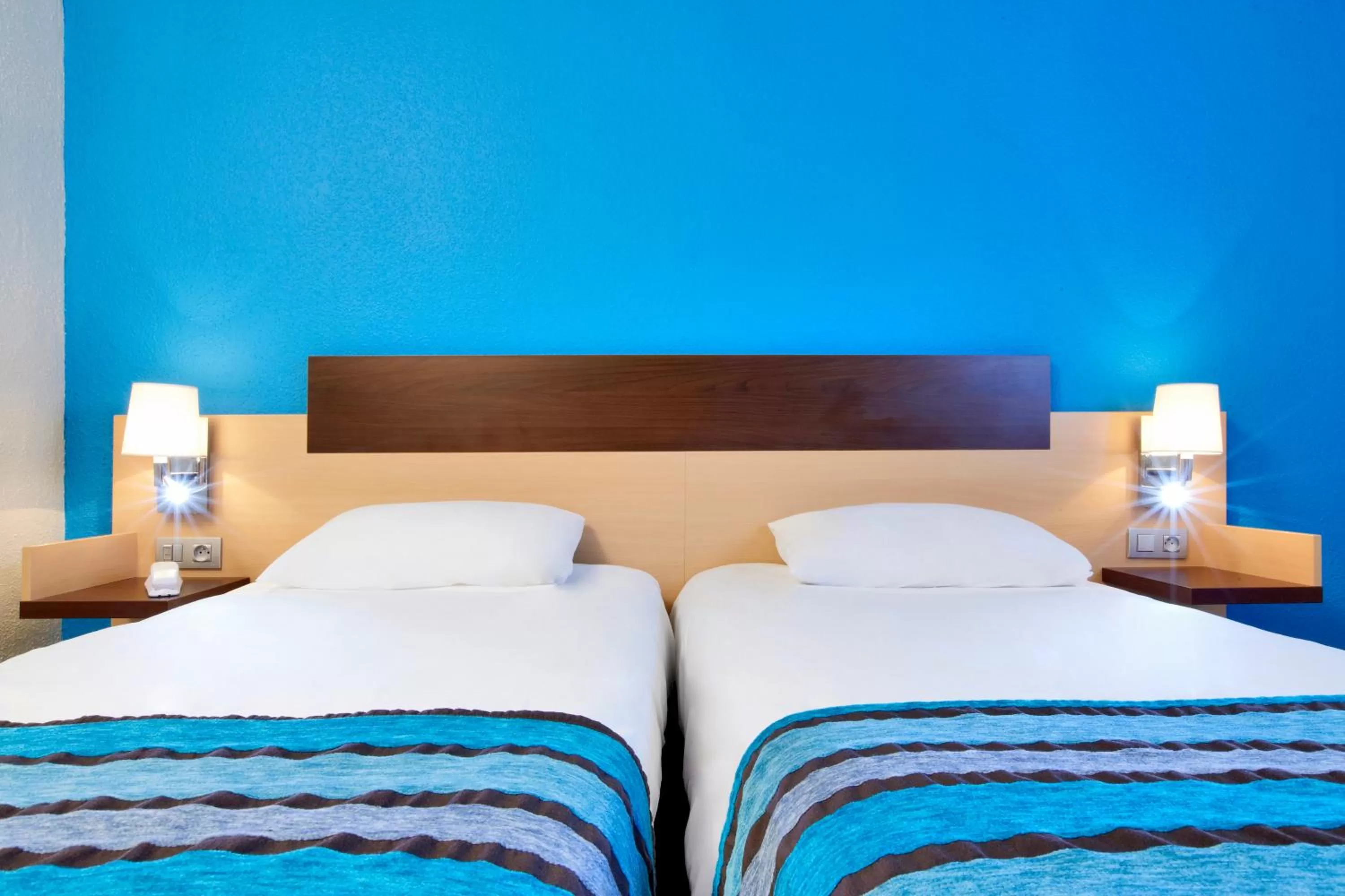 Bed in Kyriad Viry-Chatillon