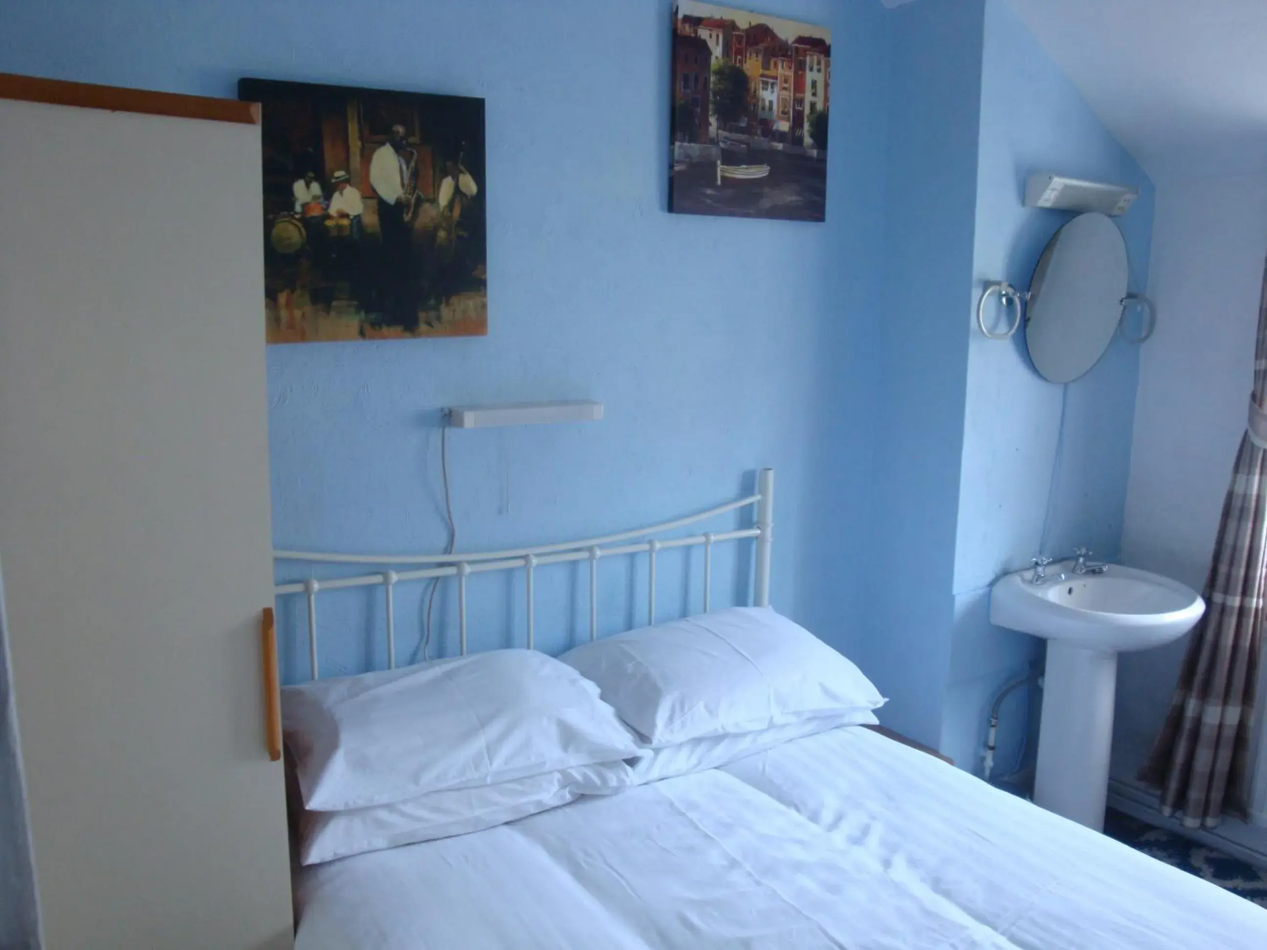 Double Room in Spencer Court Double Room in Spencer Court