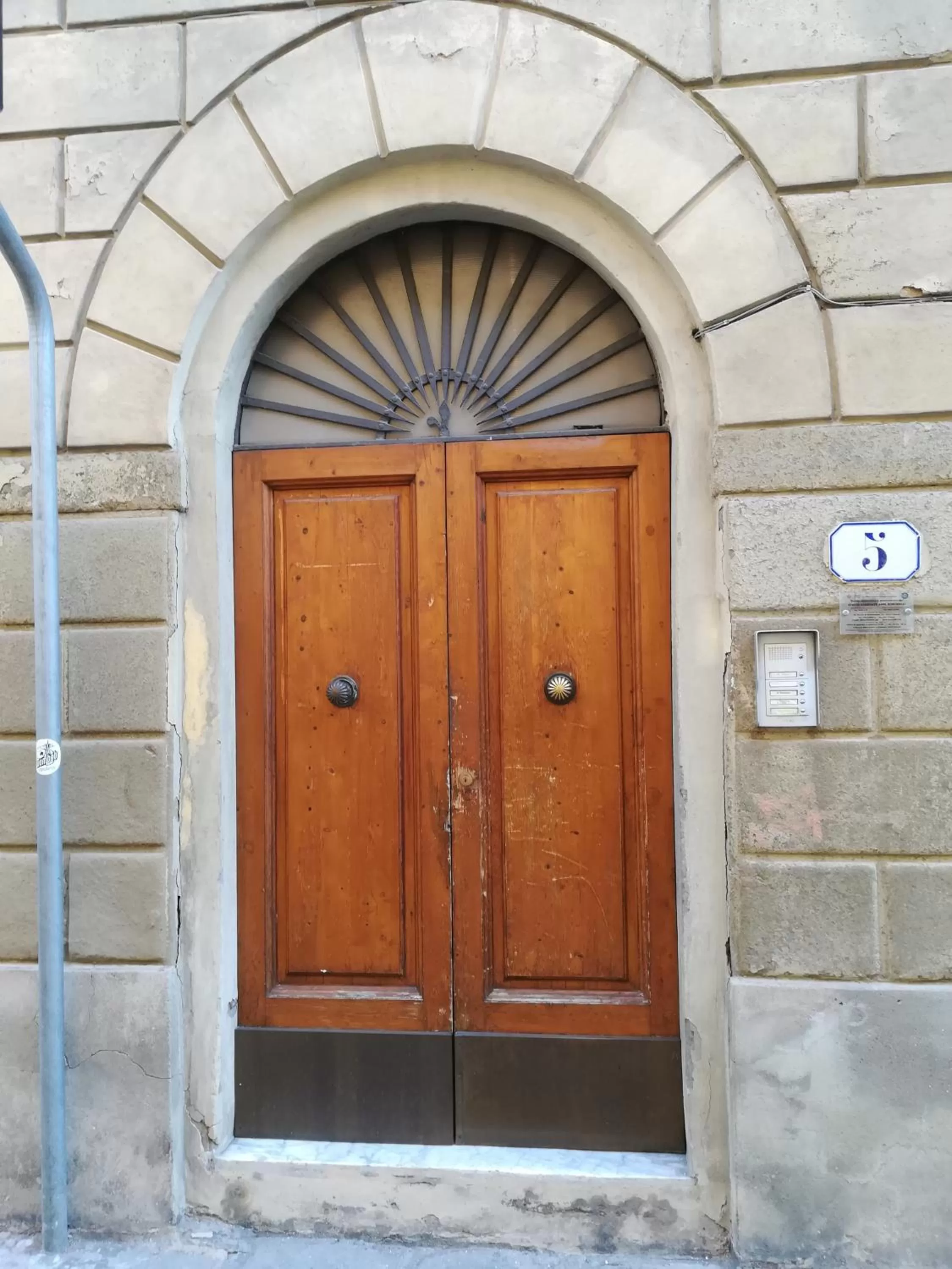 Property building, Facade/Entrance in In San Frediano B&B