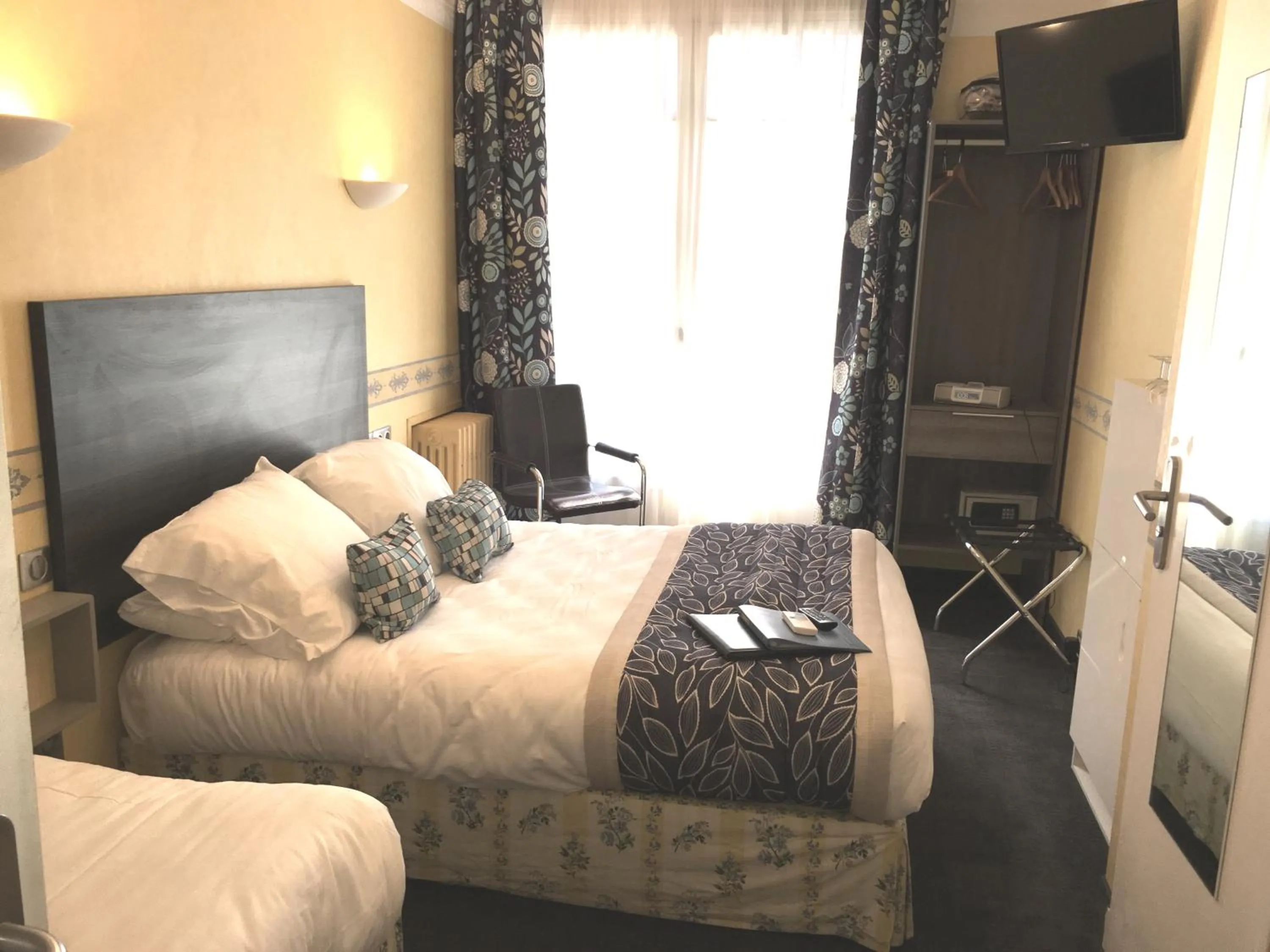 Day in Hotel Cayrons Vence & St Paul de Vence