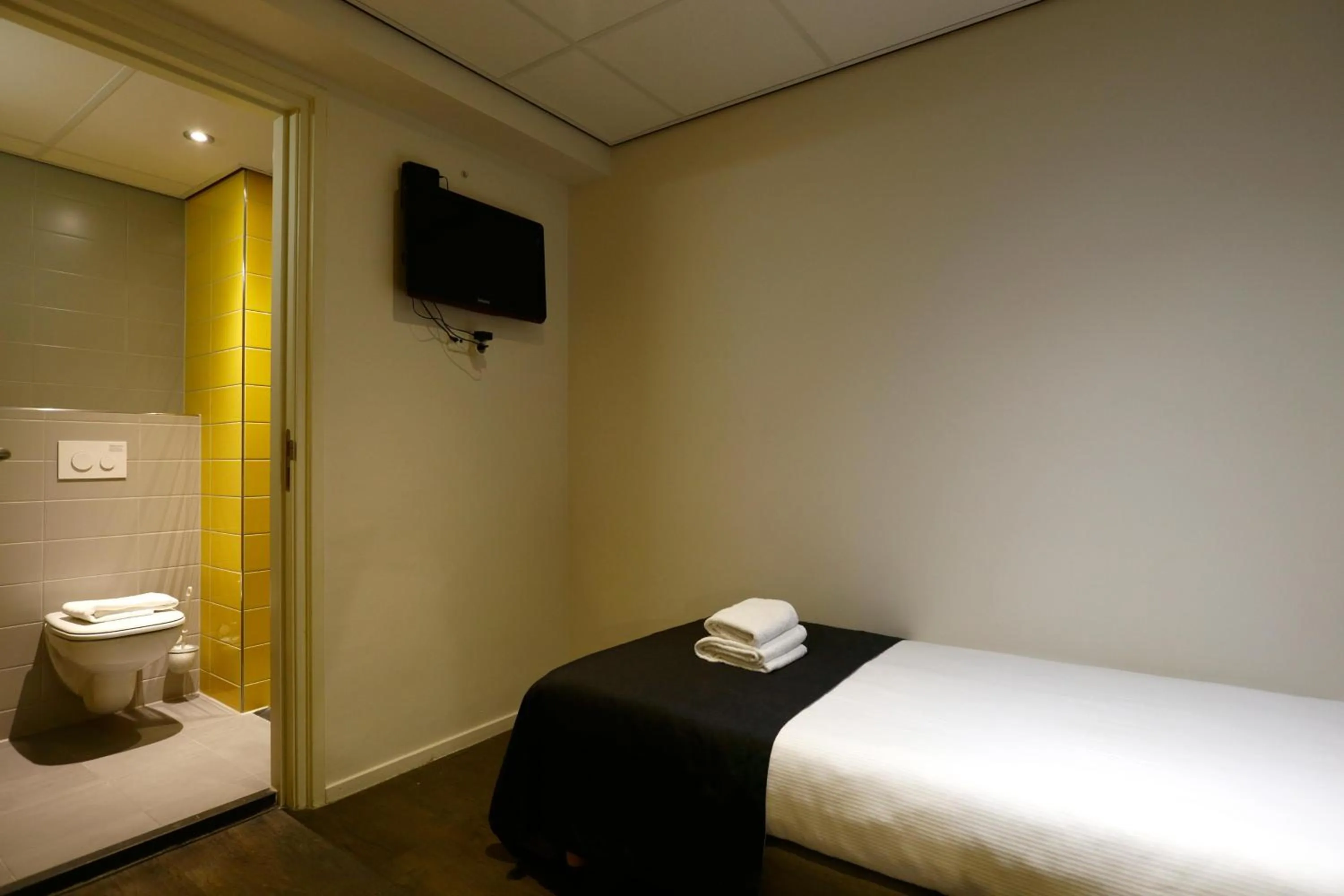 Bed in City Hotel Amsterdam