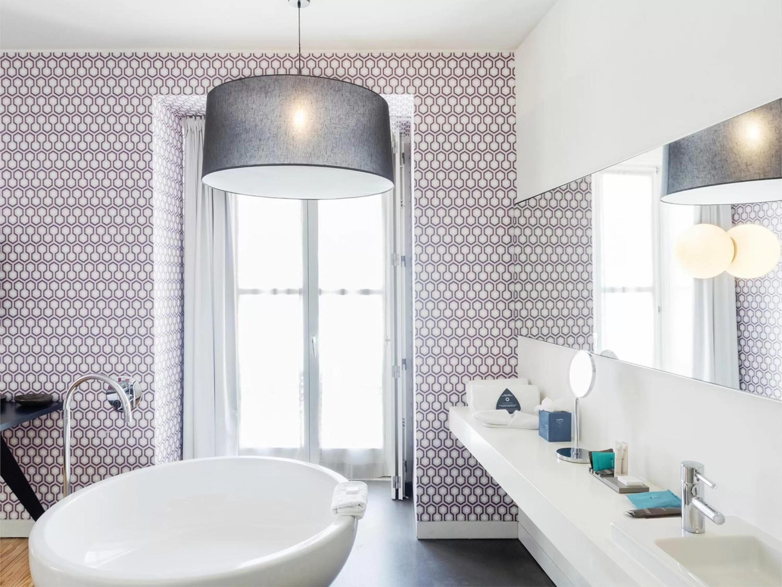 Shower in Inspira Liberdade Boutique Hotel