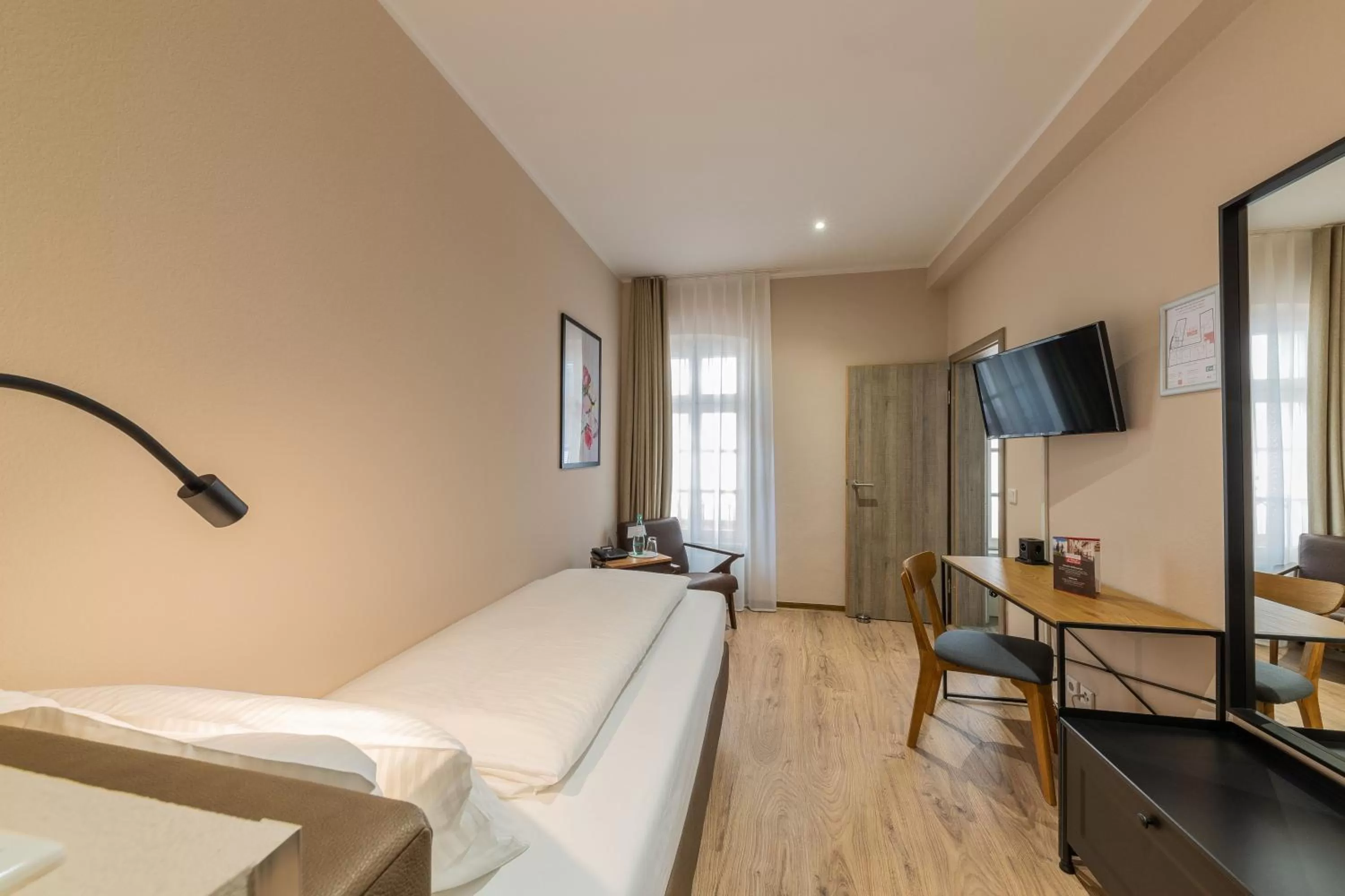 TV and multimedia, Bed in Hof Ehrenfels